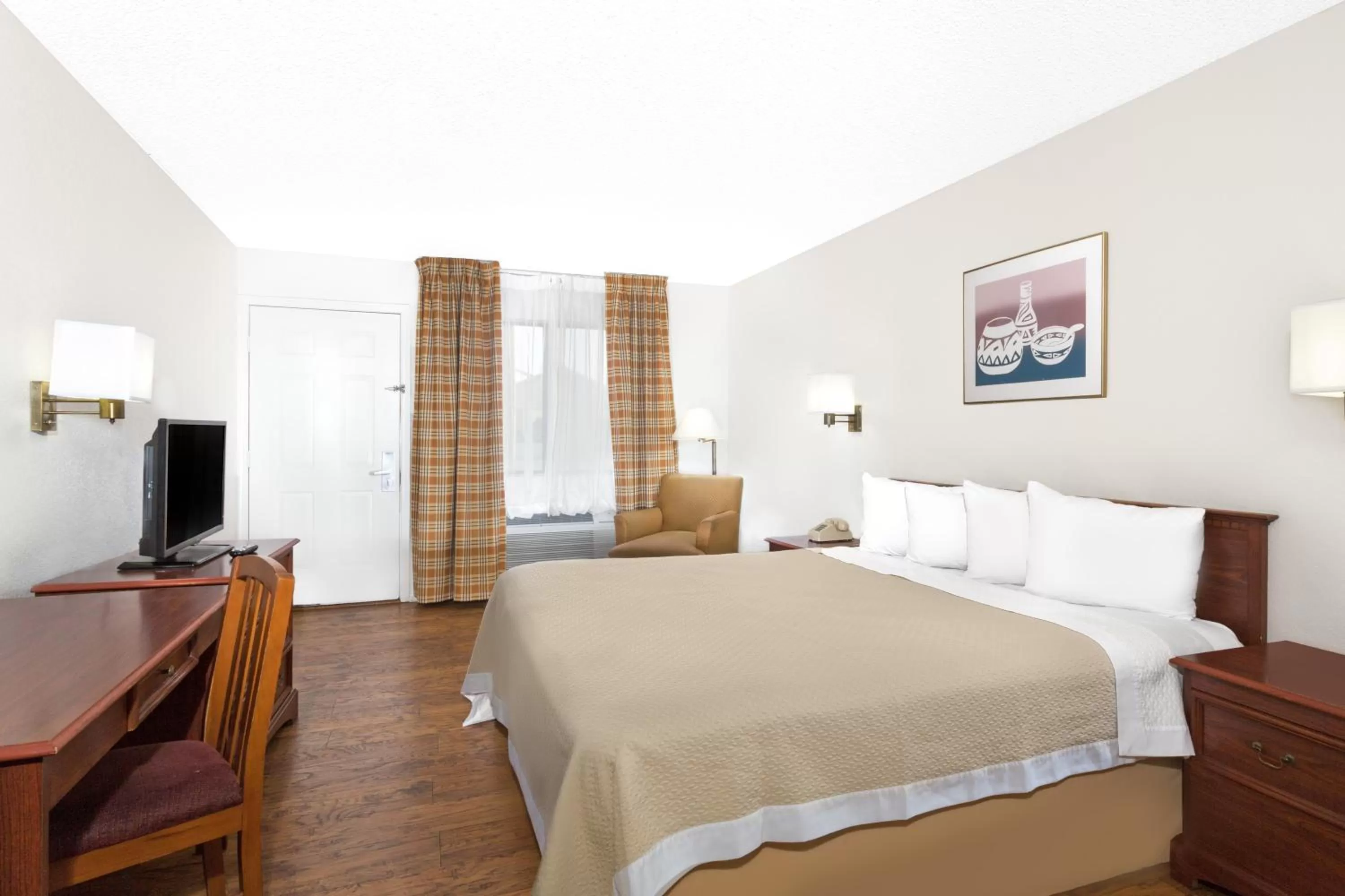 Standard King Room - Smoking in Days Inn by Wyndham Kingman West