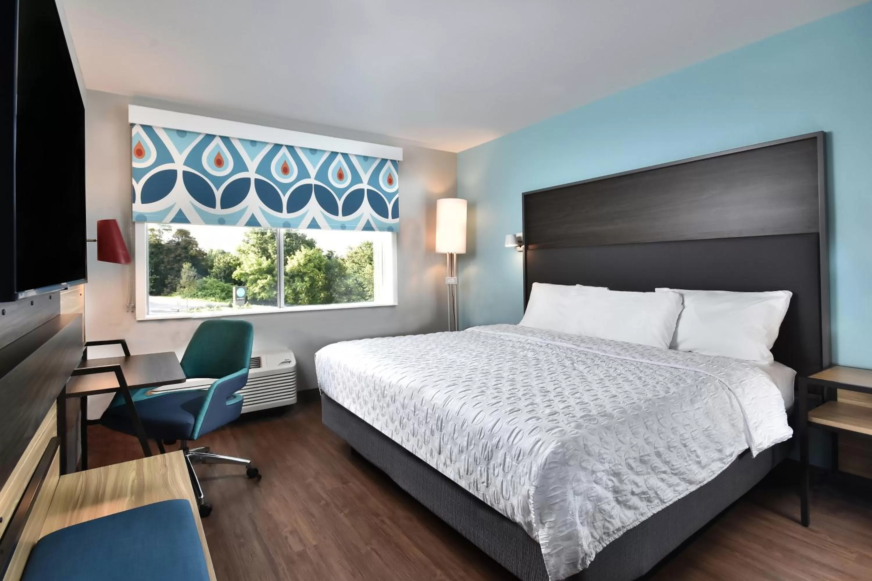 Bed in Tru By Hilton Beckley, Wv