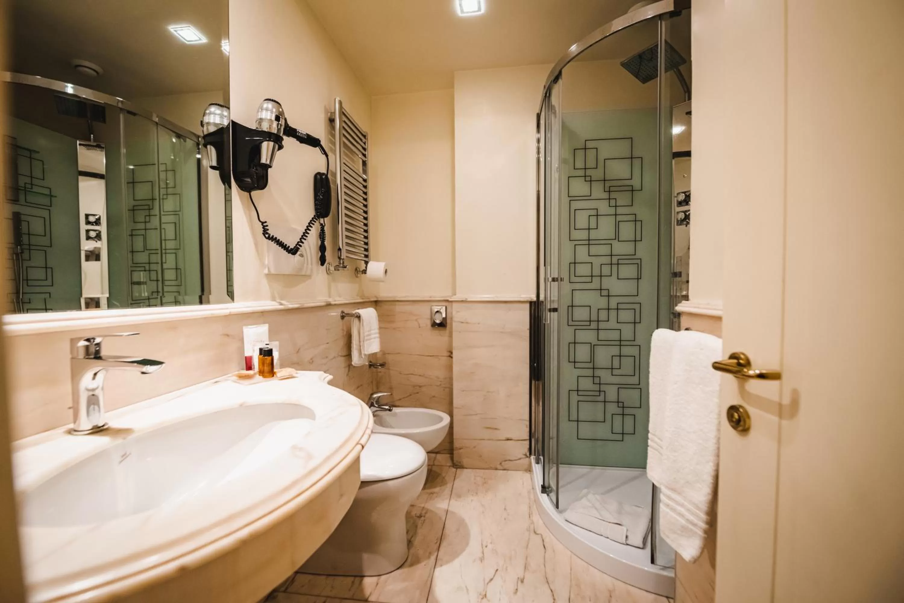 Bathroom in Trilussa Palace Hotel Congress & Spa