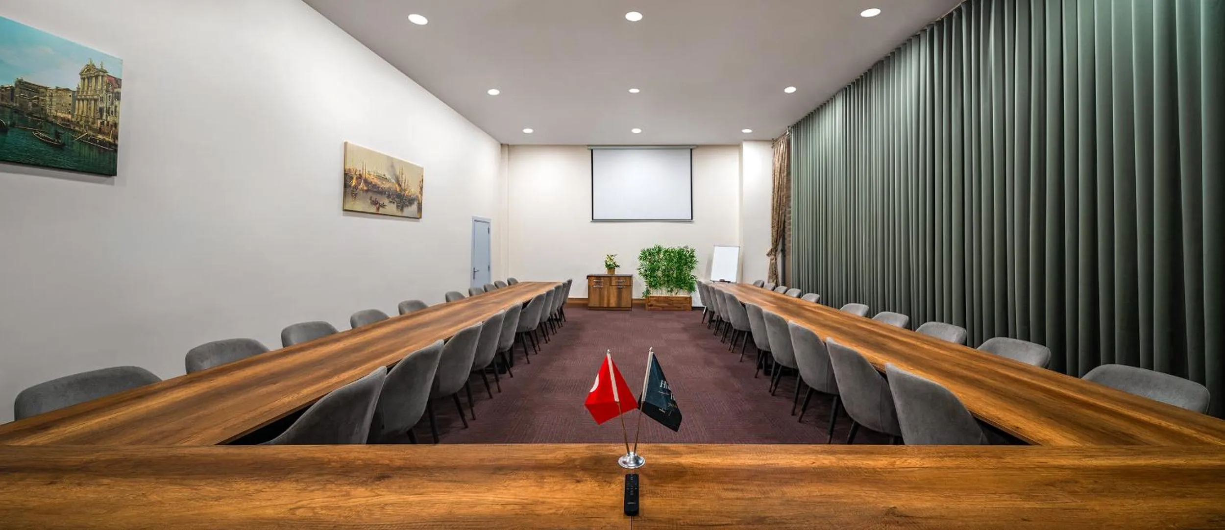 Meeting/conference room in Best Western Premier Hidden Hills Hotel