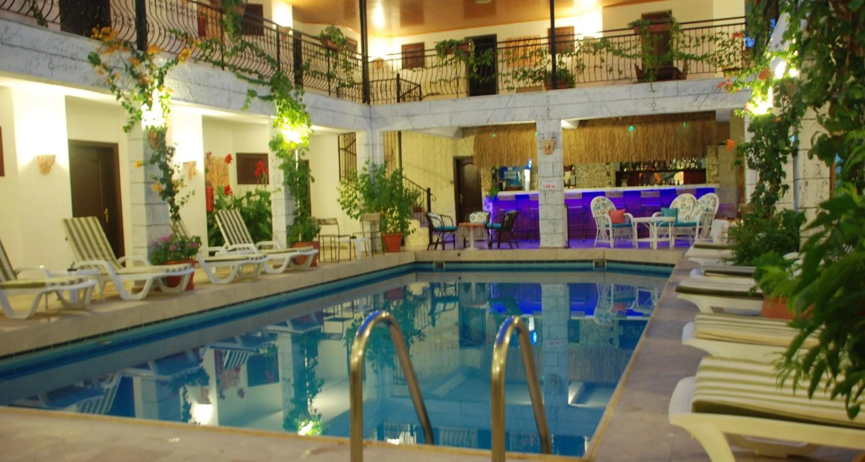 Swimming pool in Han Dalyan Hotel