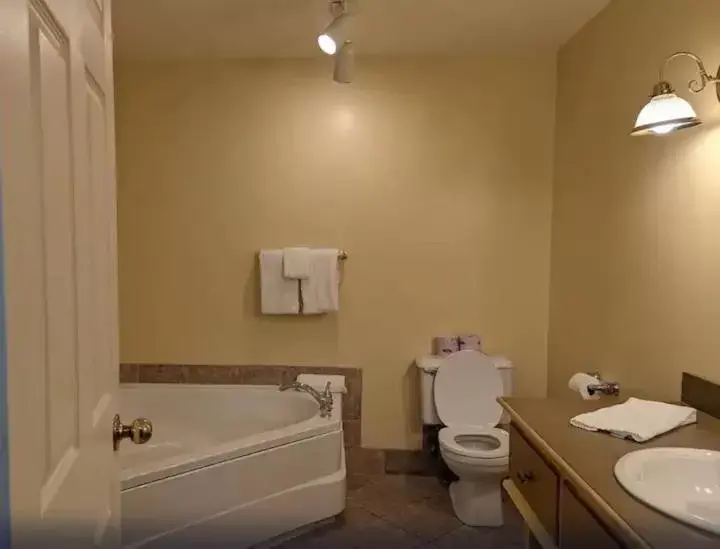 Bathroom in Rockwell Suites