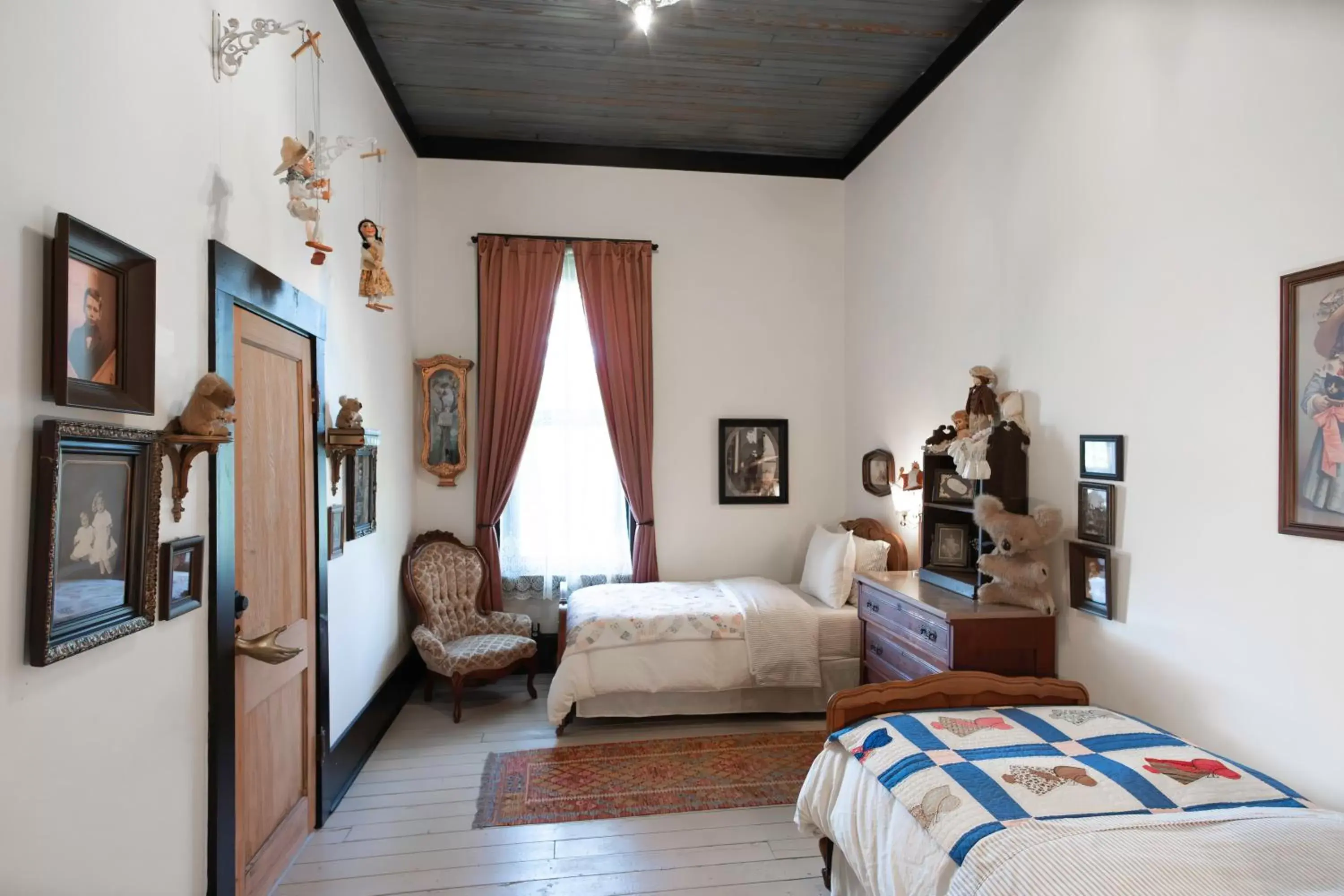 Deluxe Twin Room in Beard and Lady Inn Deluxe Twin Room in Beard and Lady Inn