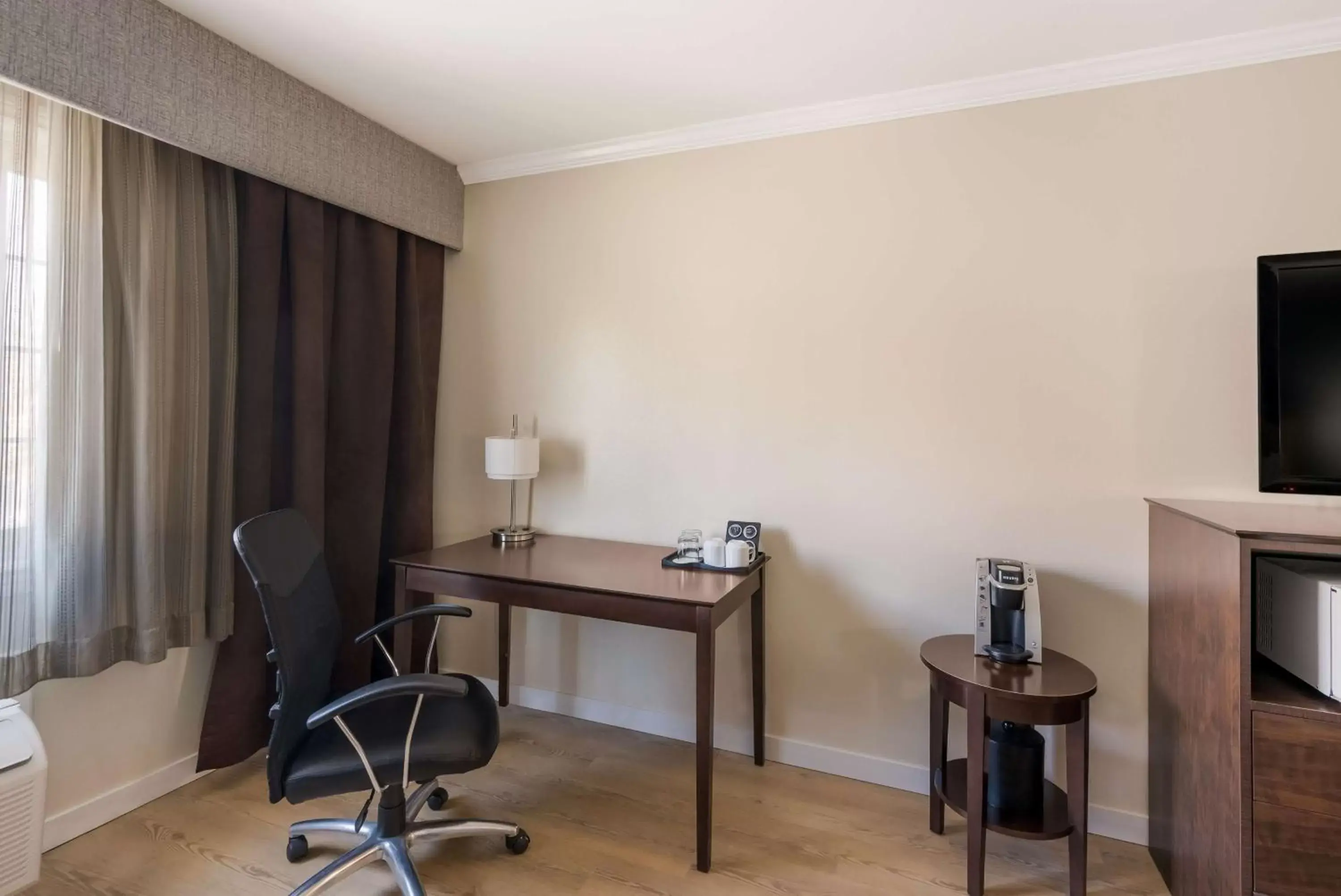 Bedroom in Best Western Mountain View Inn Bedroom in Best Western Mountain View Inn