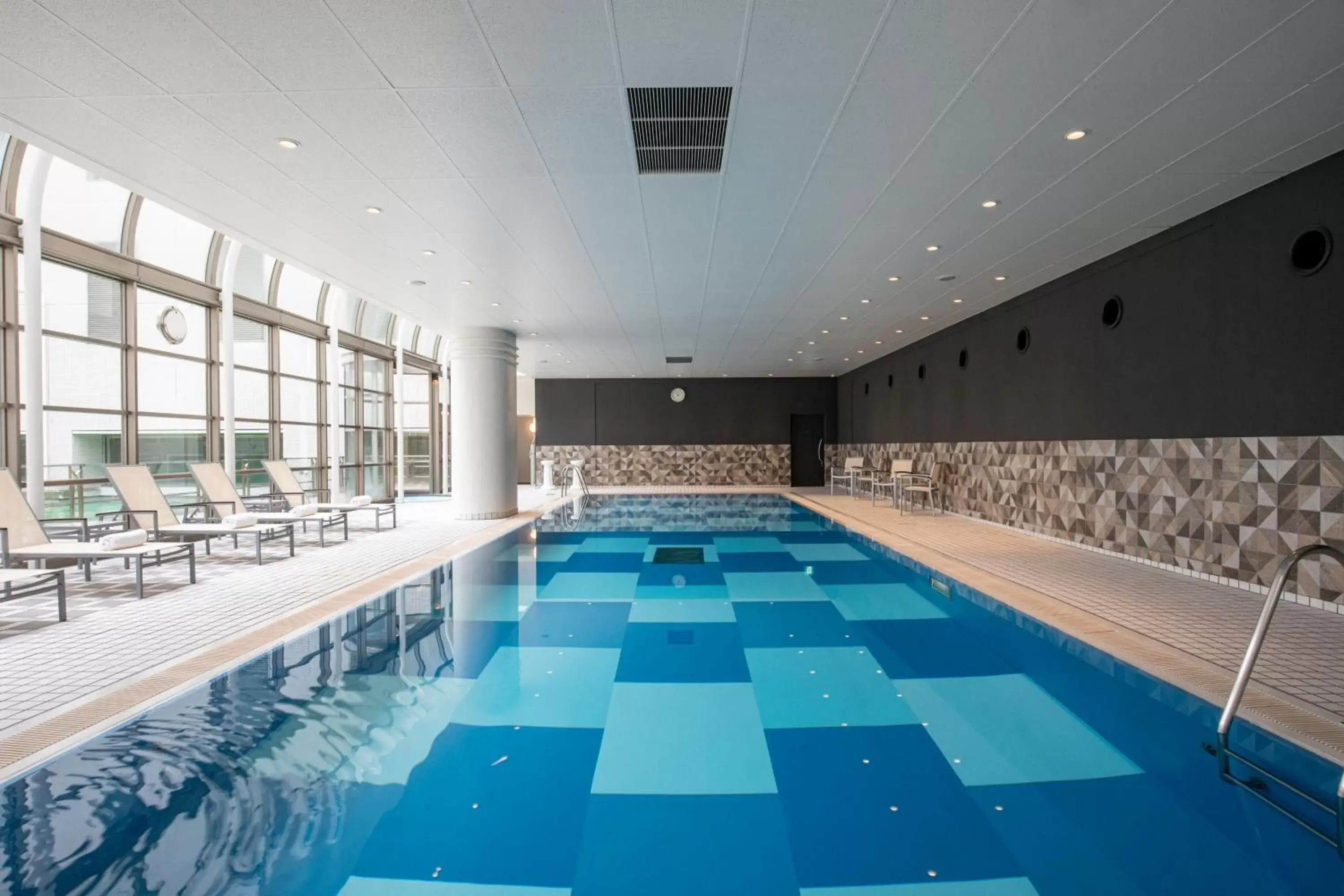 Swimming Pool in Hilton Nagoya Hotel