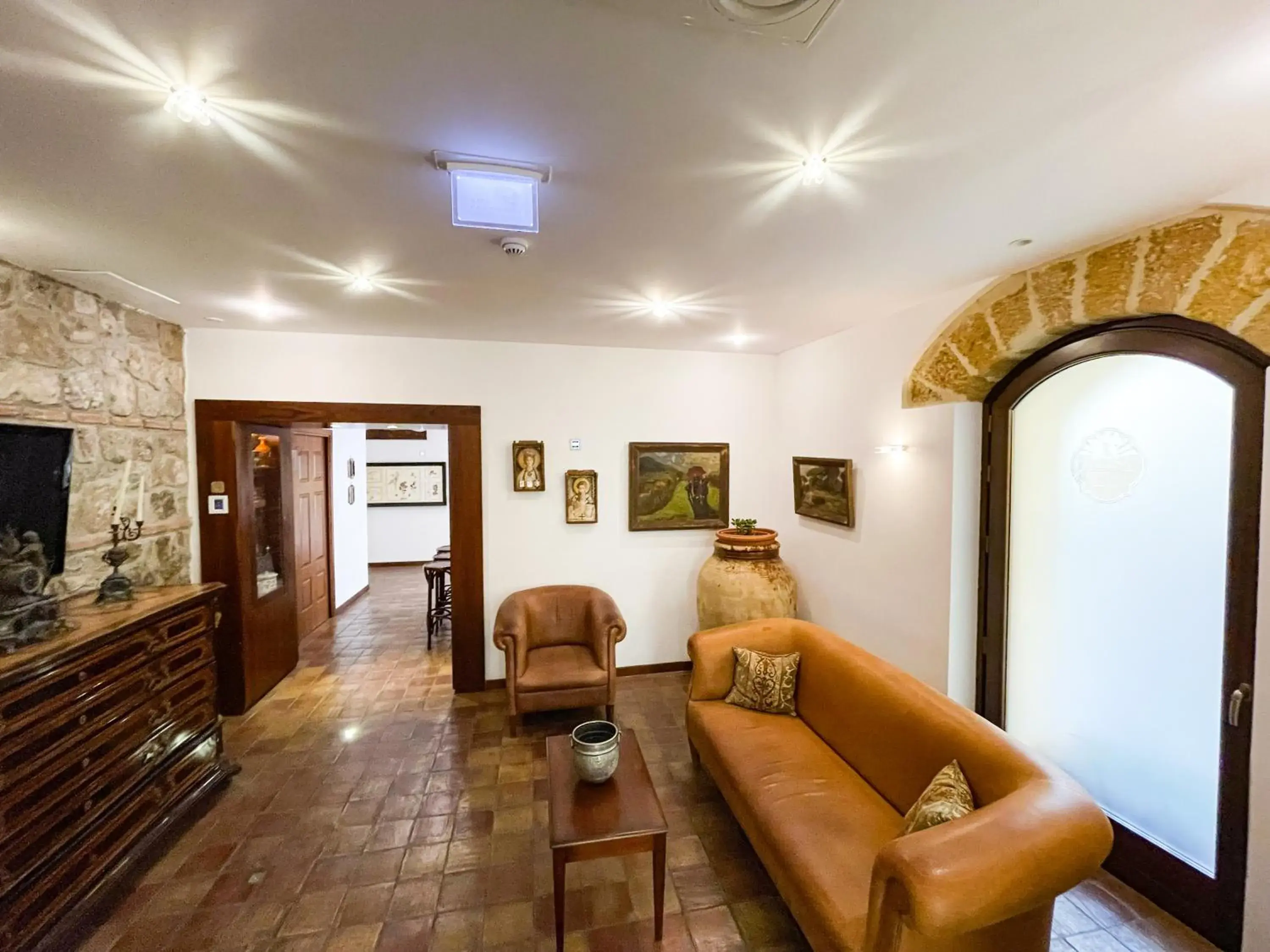 Communal lounge/ TV room, Seating Area in Hotel La Plumeria