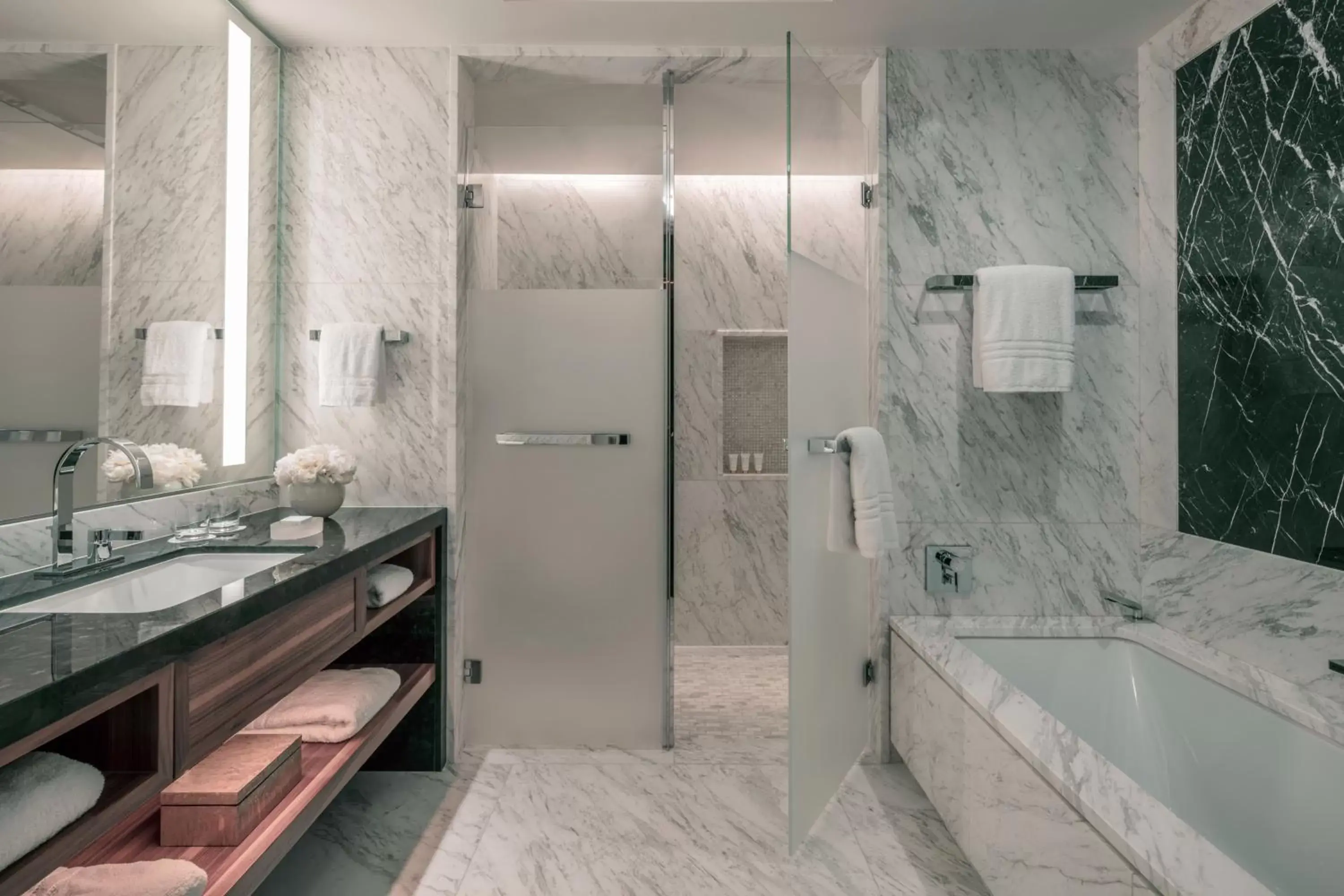 Shower, Bathroom in Four Seasons Hotel Madrid