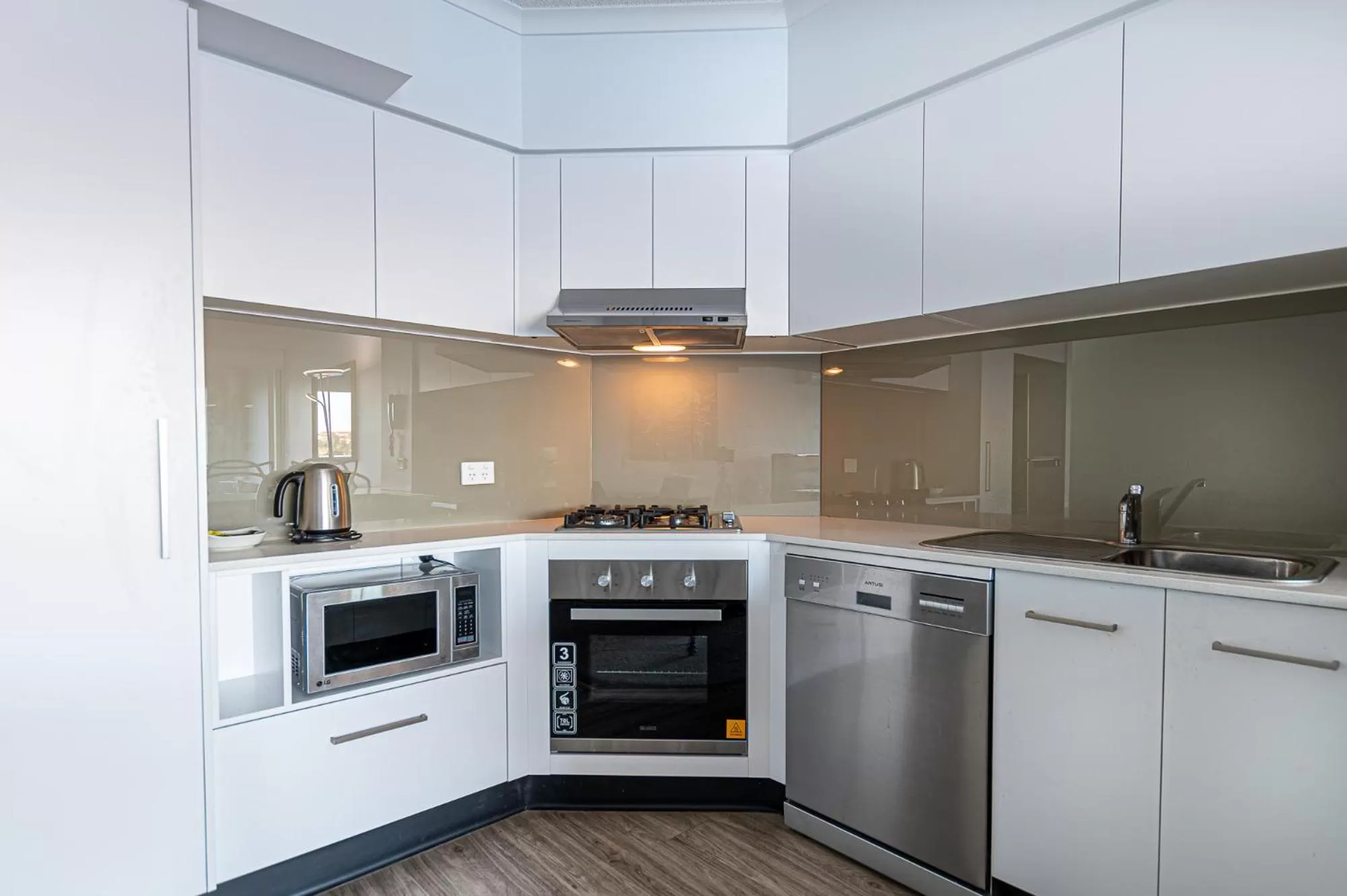 kitchen in Goldsborough Place Apartments