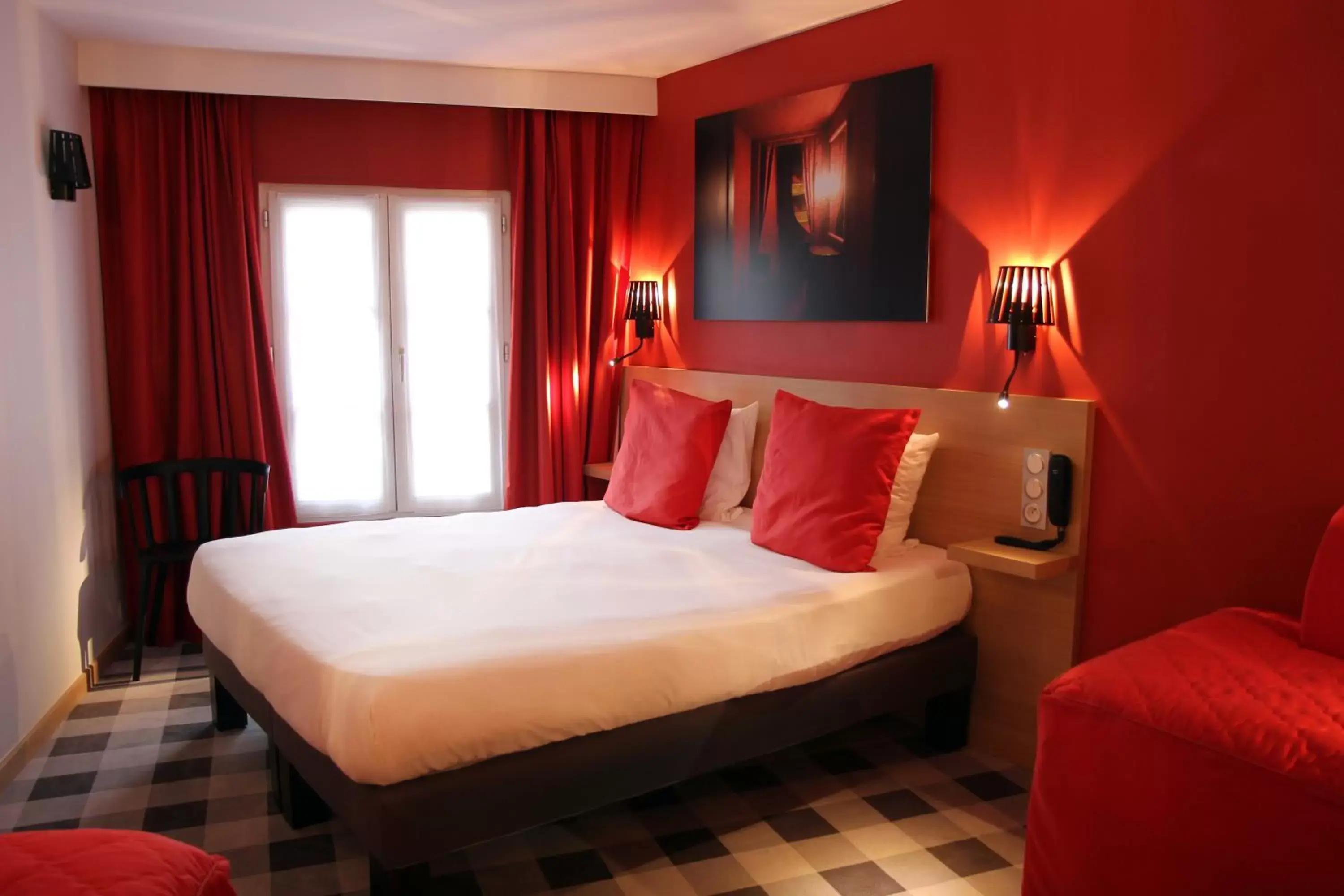 Photo of the whole room, Bed in Best Western Hotel Opera Drouot