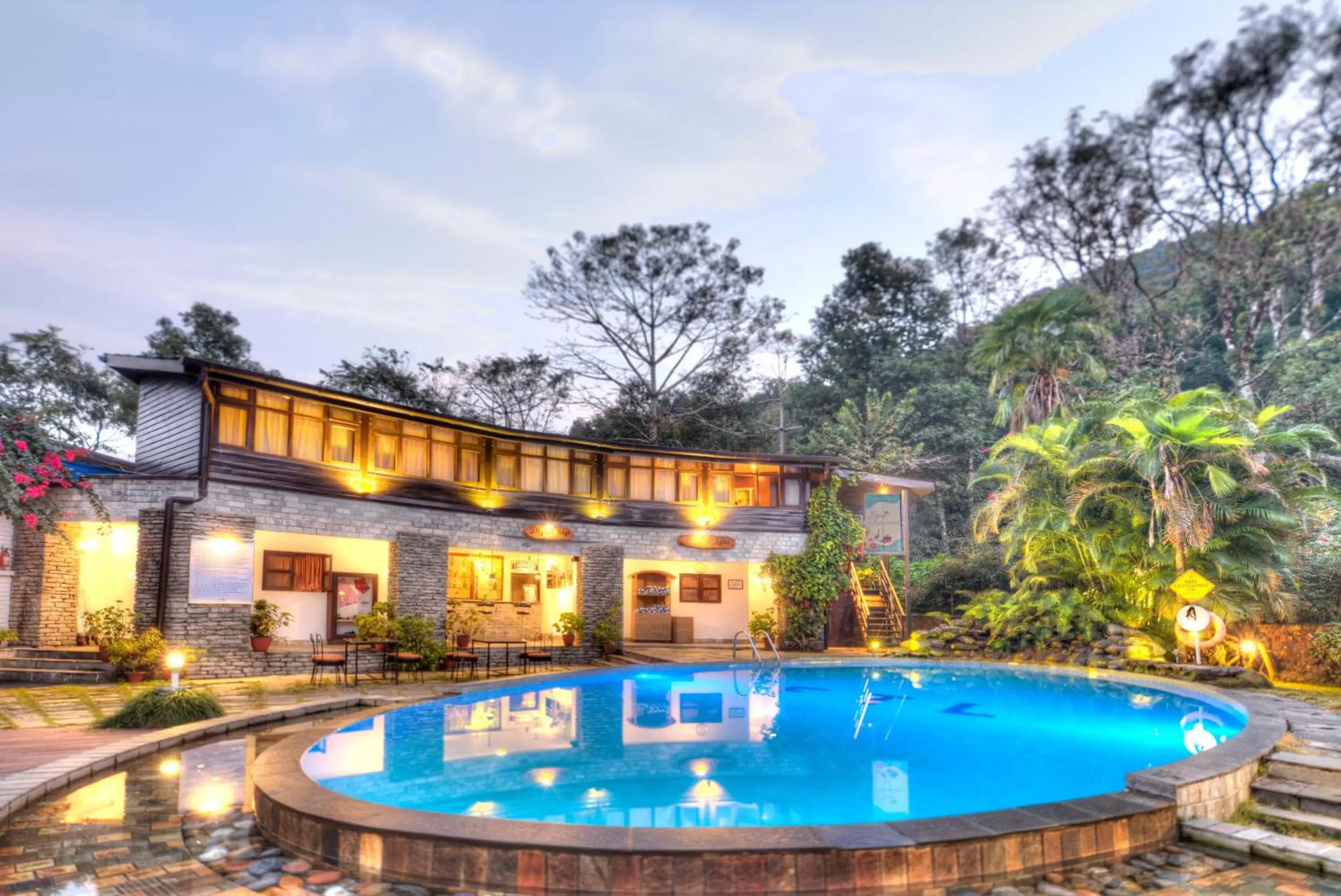 Pool view, Swimming Pool in Fish Tail Lodge