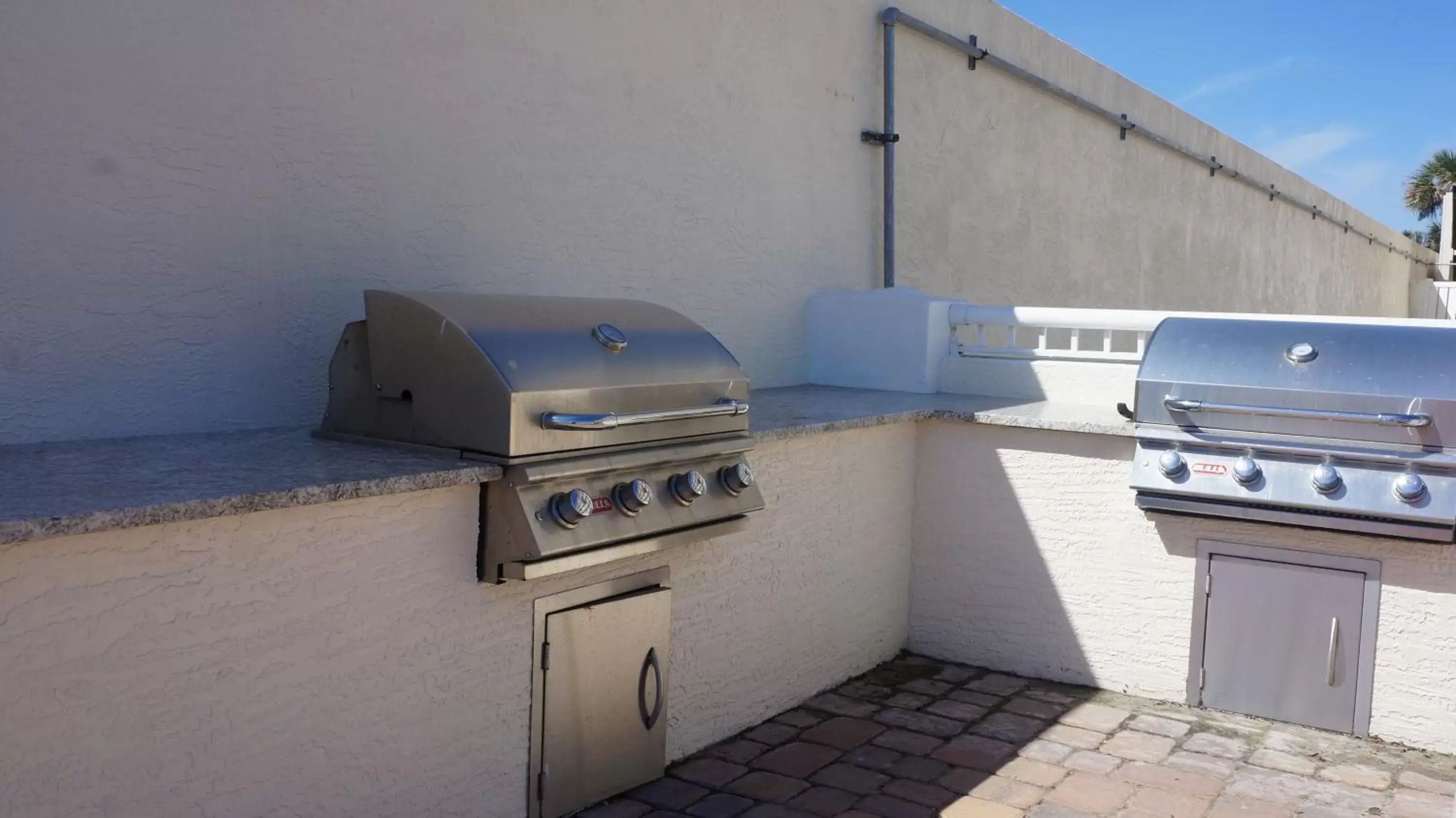 BBQ Facilities in Best Western Plus Daytona Inn Seabreeze