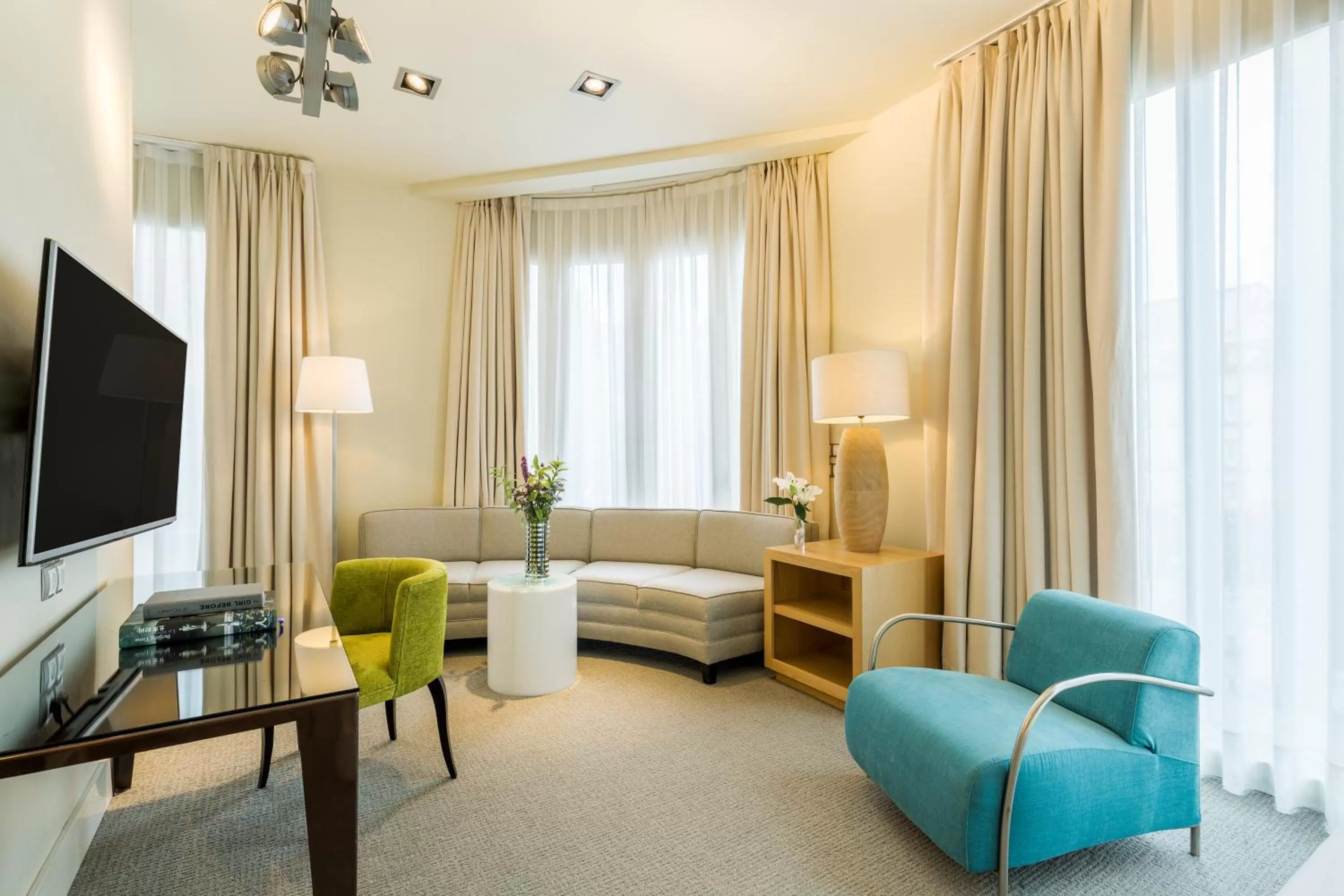 Photo of the whole room, Bed in Room Mate Alicia, Madrid