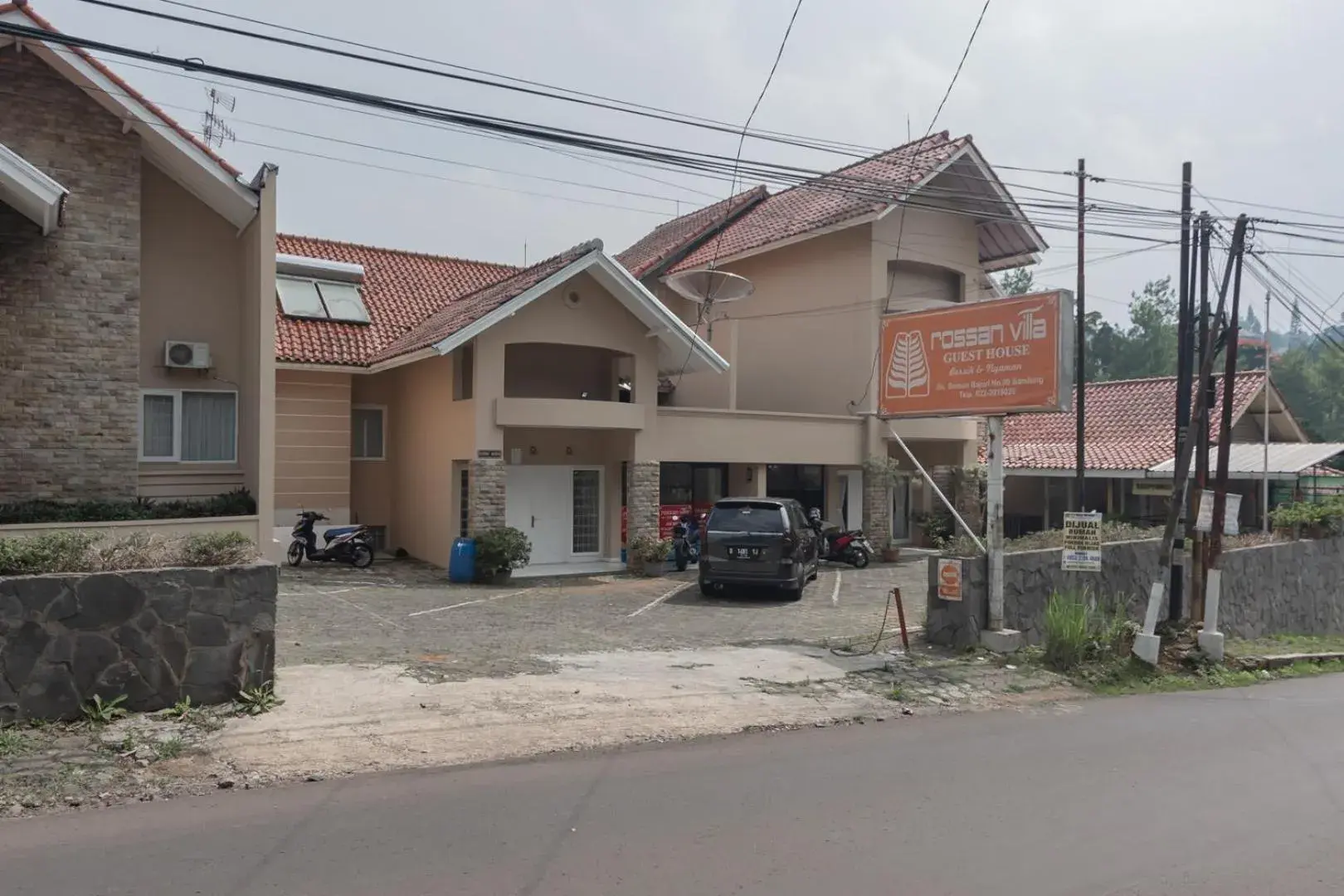 Property Building in Rossan Villa Hotel near Sersan Bajuri RedPartner