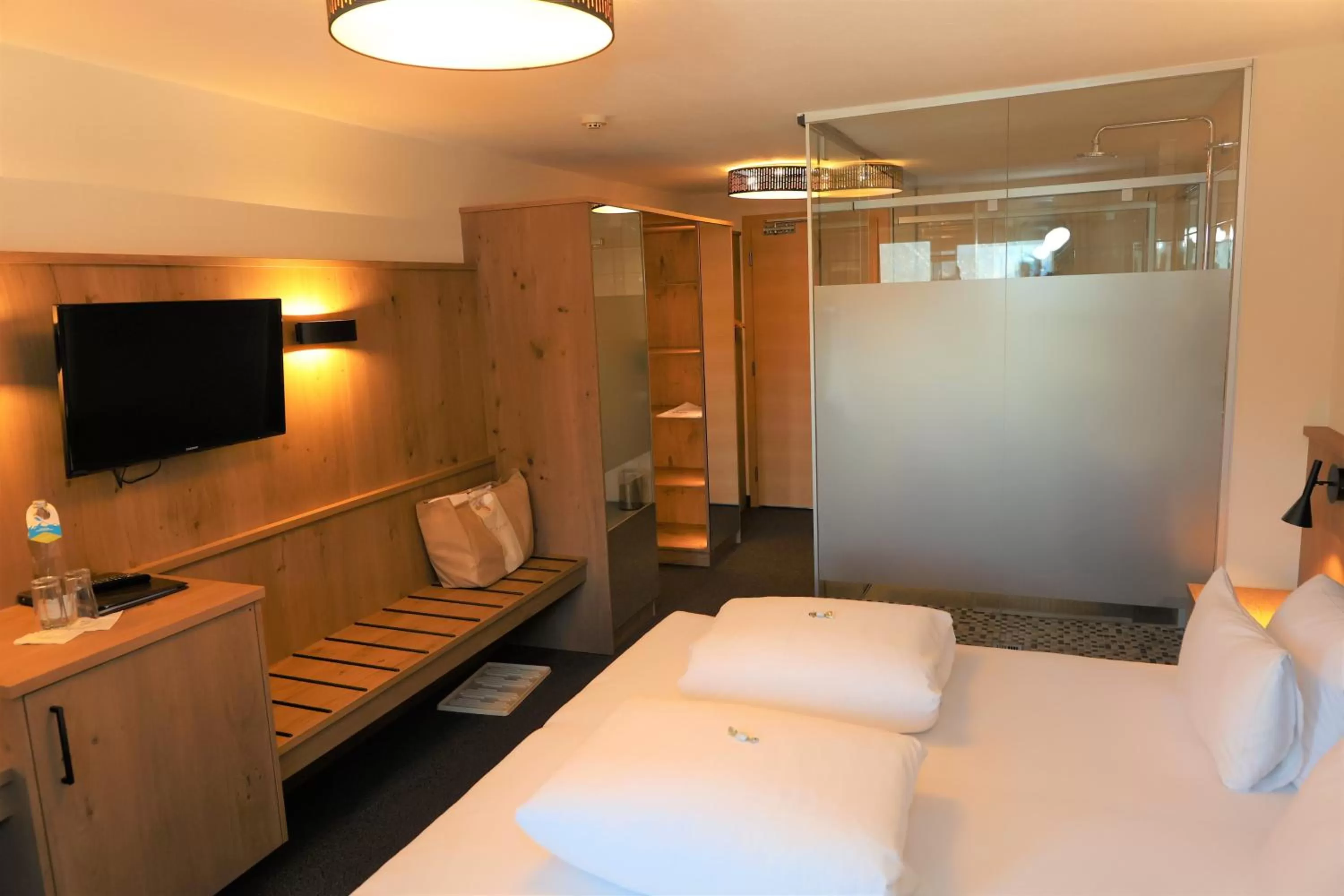 Bed in Hotel Arzlerhof