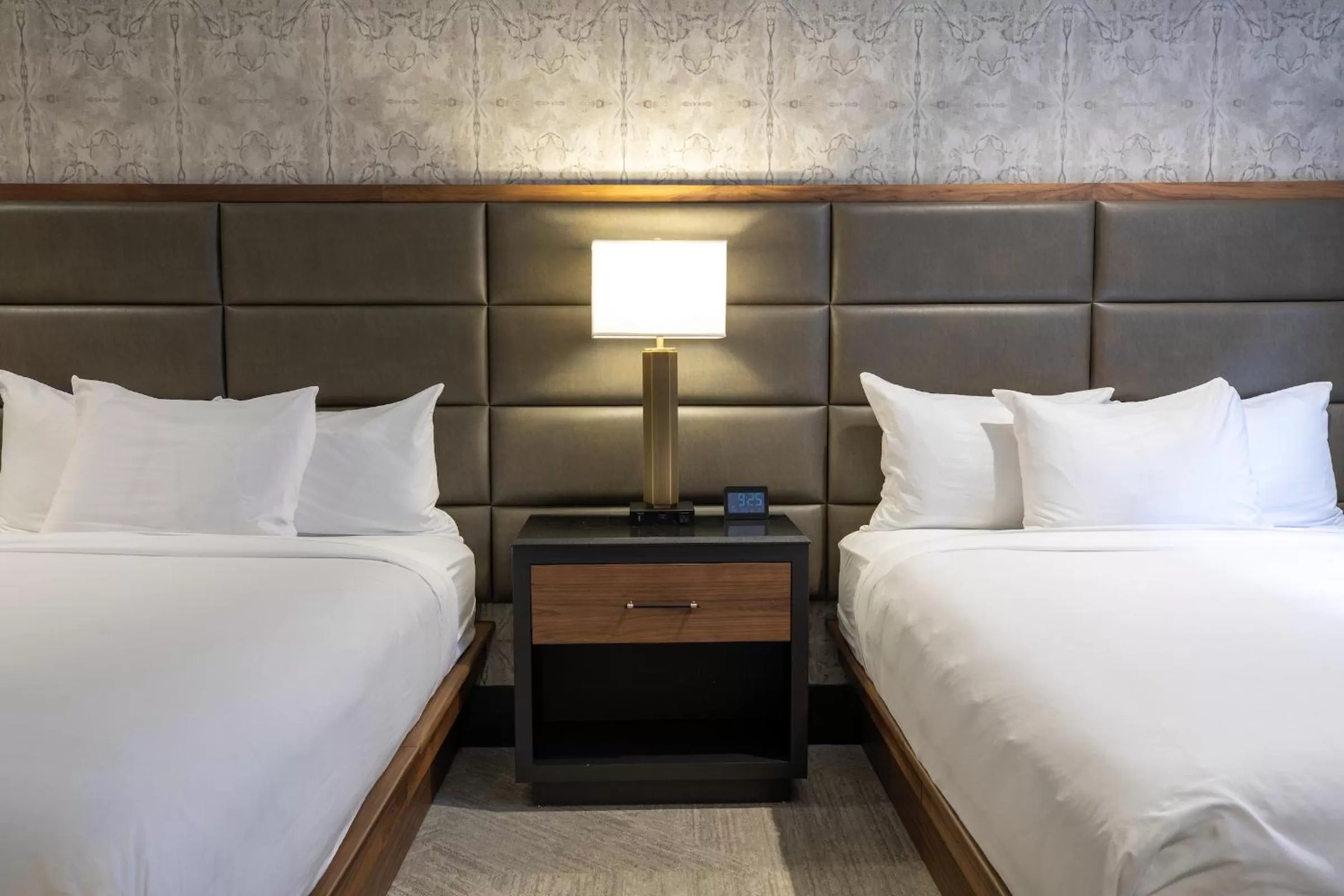 Bedroom, Bed in The Bee Hotel, Danville