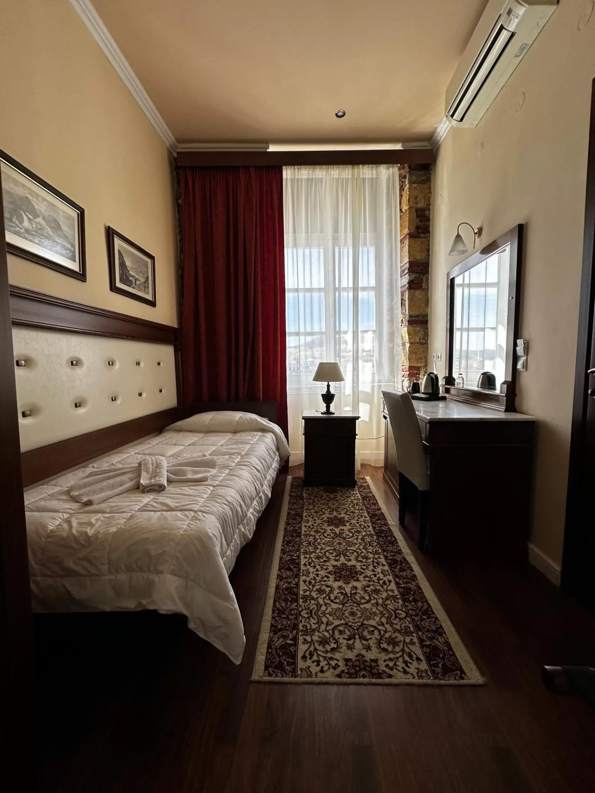 Bed in Hotel Aktaion Syros