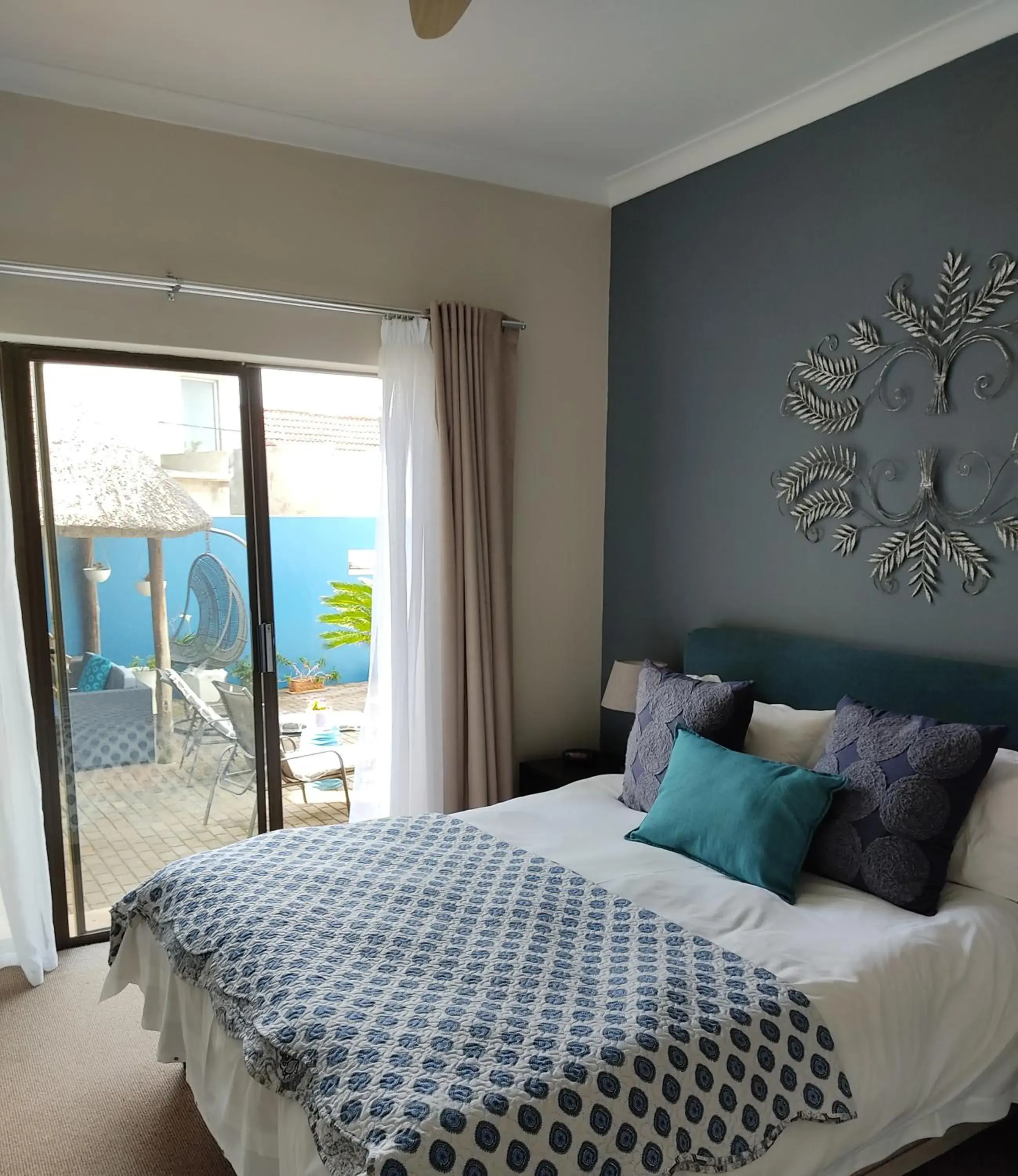 Pool view in Palm Beach Guesthouse Pool view in Palm Beach Guesthouse