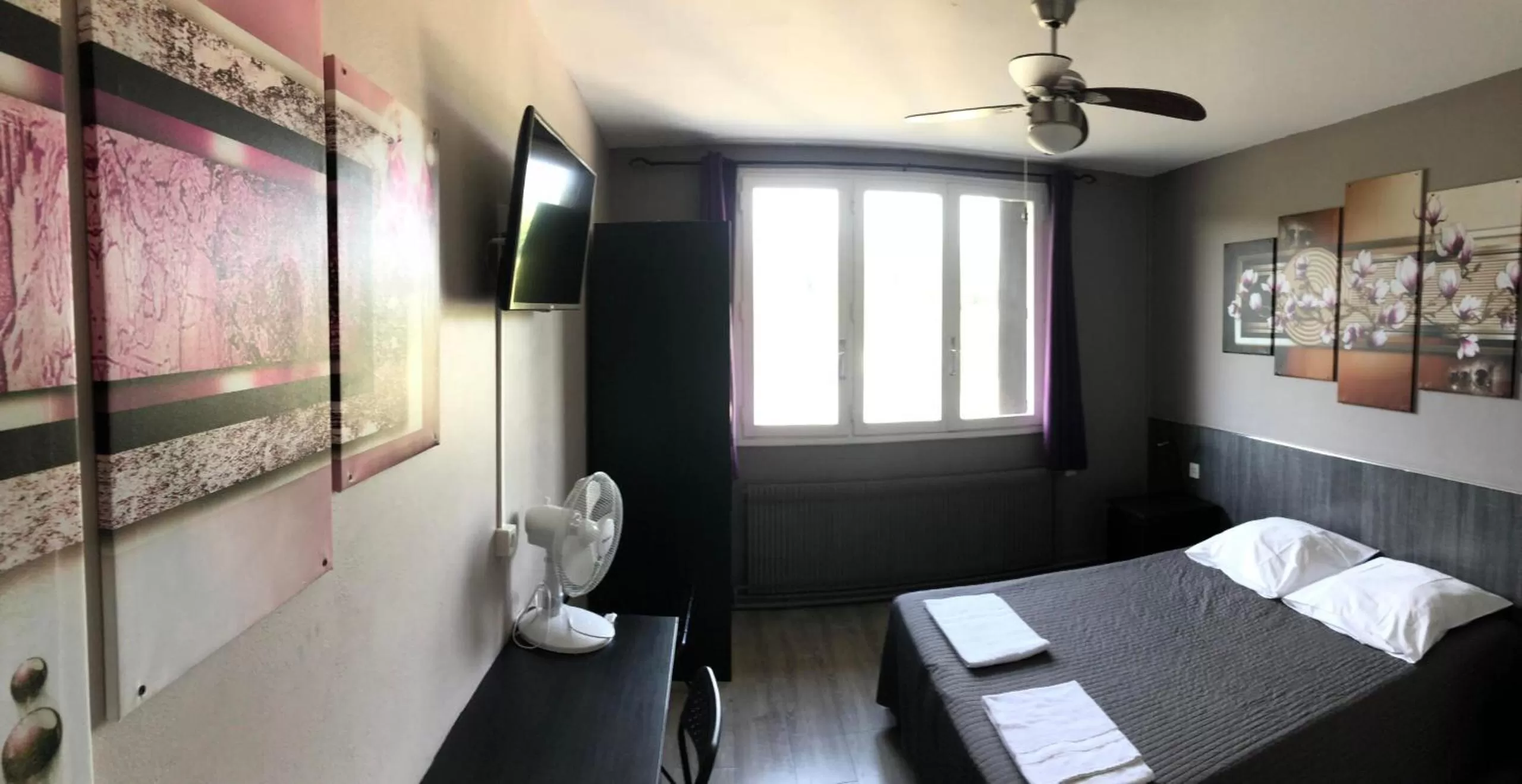 Bedroom in La Clé des Champs