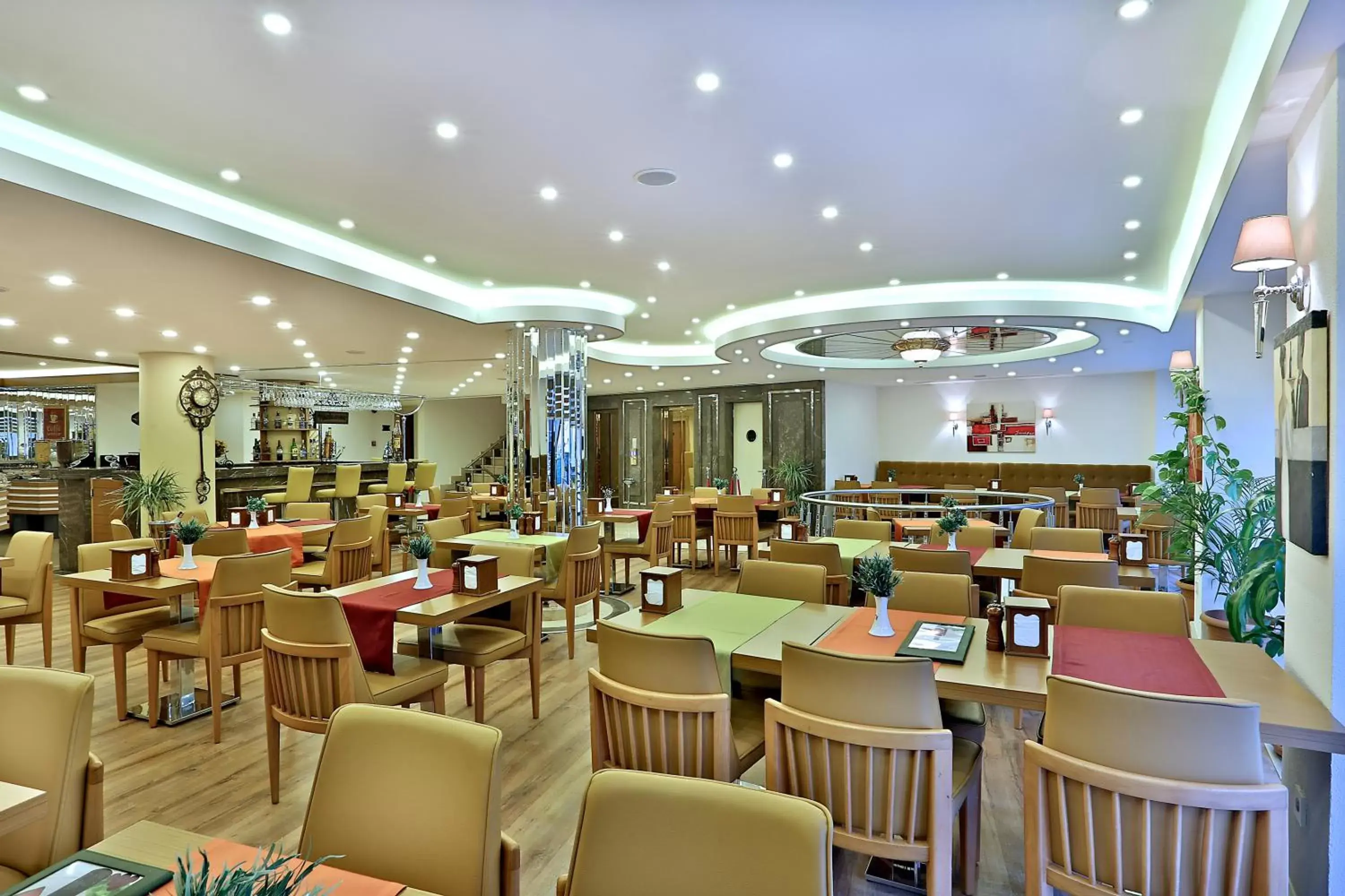 Restaurant/Places to Eat in Aspen Hotel Istanbul