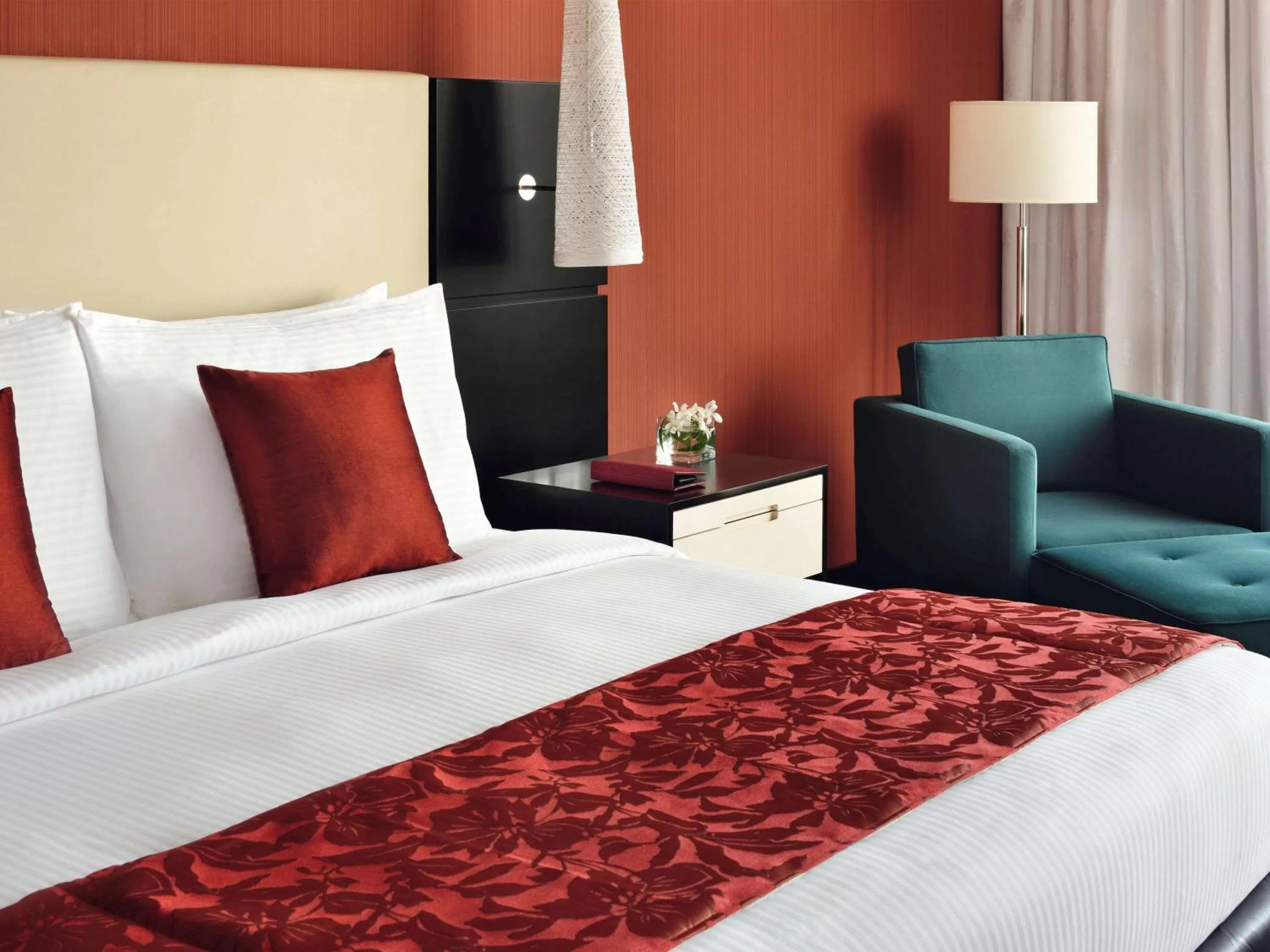 Photo of the whole room, Bed in NH Collection Colombo