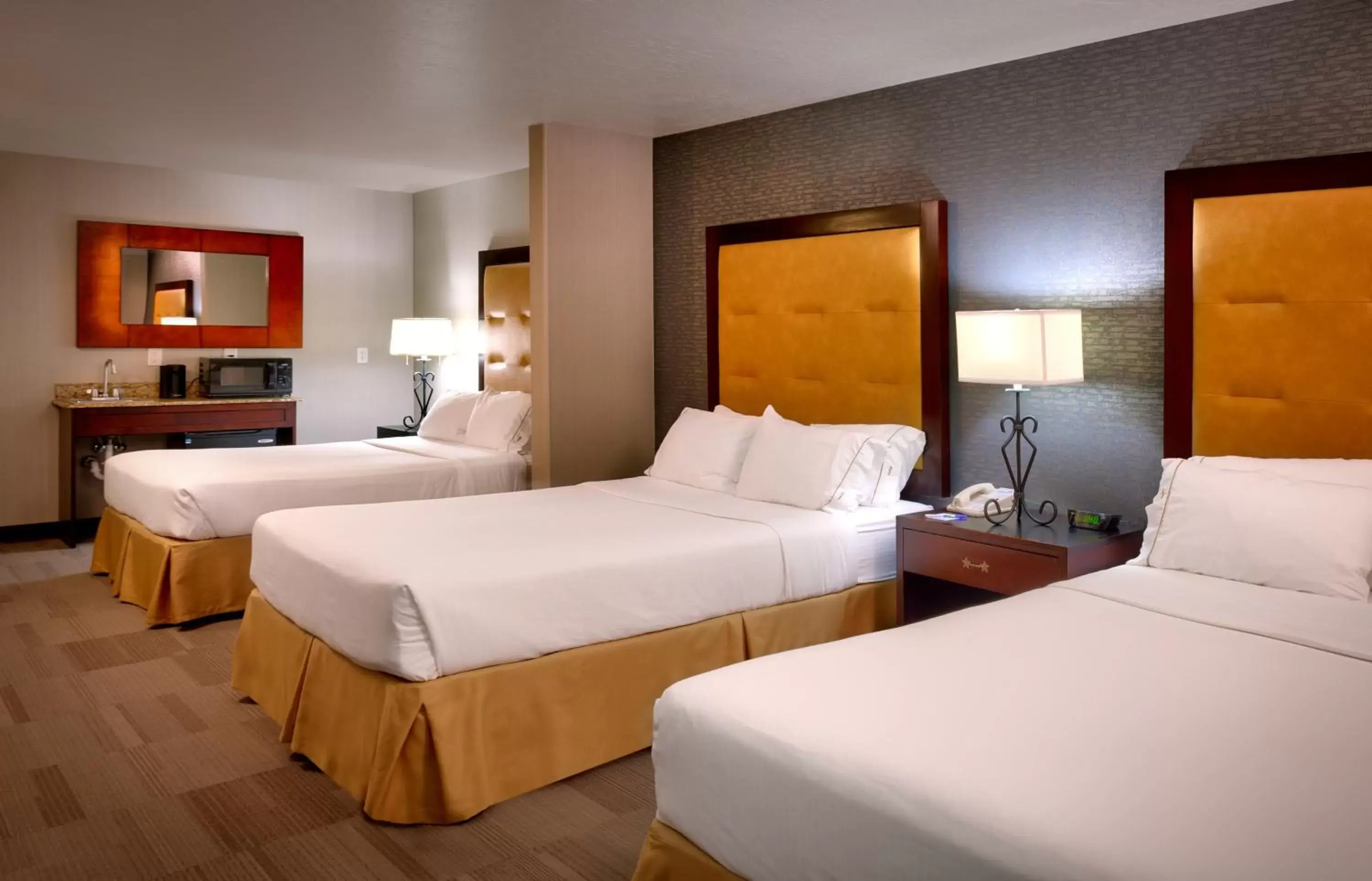 Bed in Holiday Inn Express & Suites Kanab, an IHG Hotel