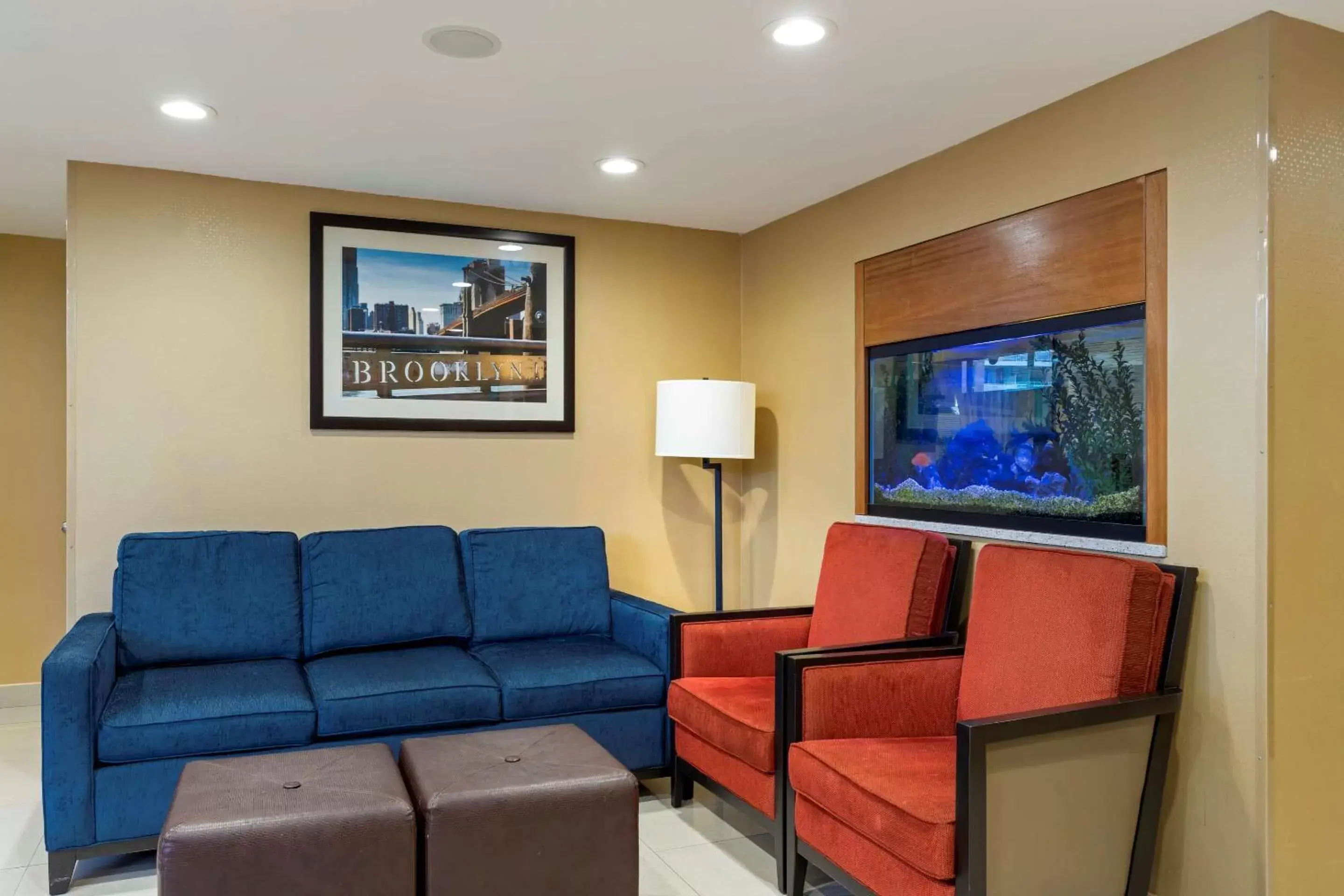 Lobby or reception, Seating Area in Comfort Inn Brooklyn