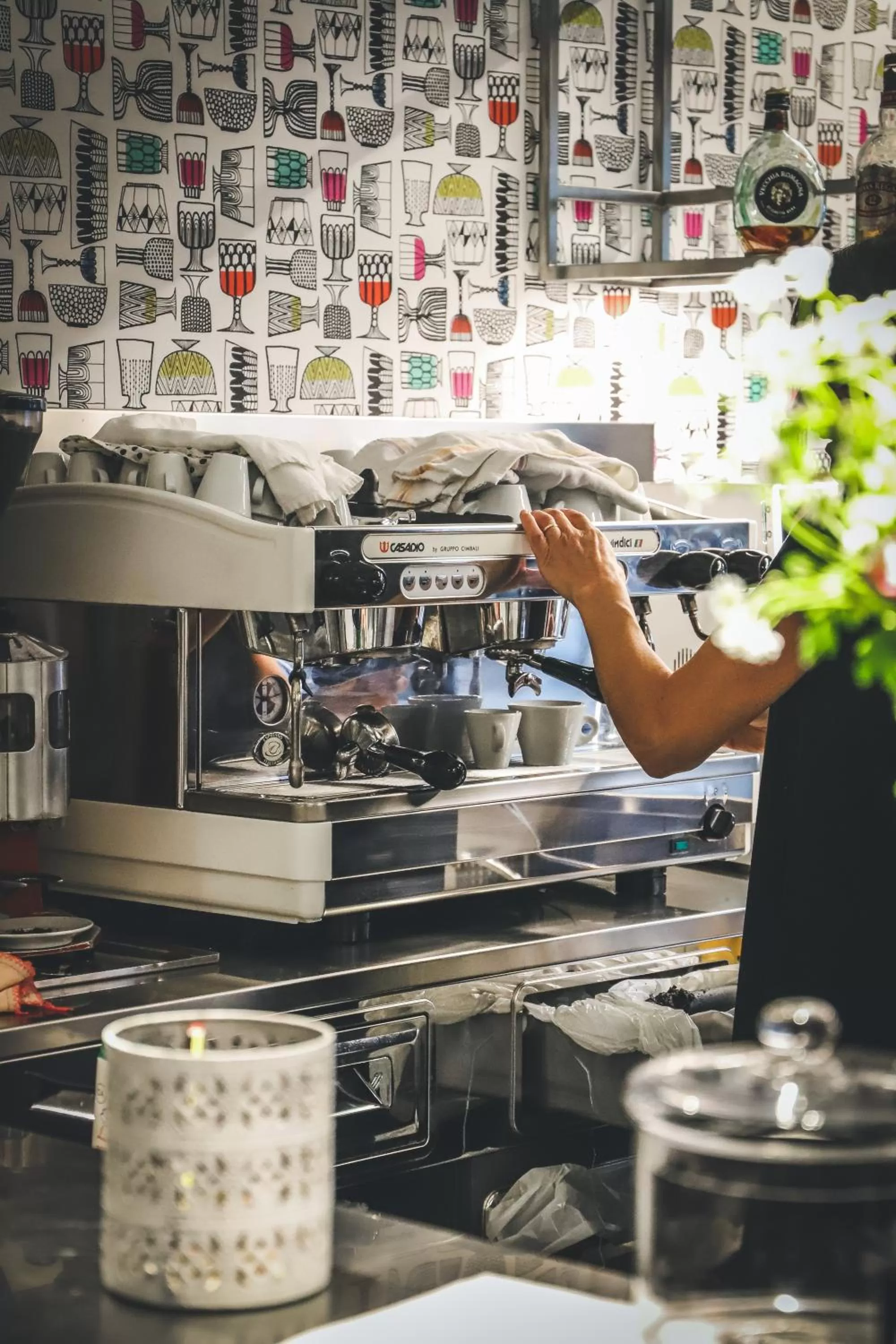 Restaurant/places to eat in Hotel Astoria