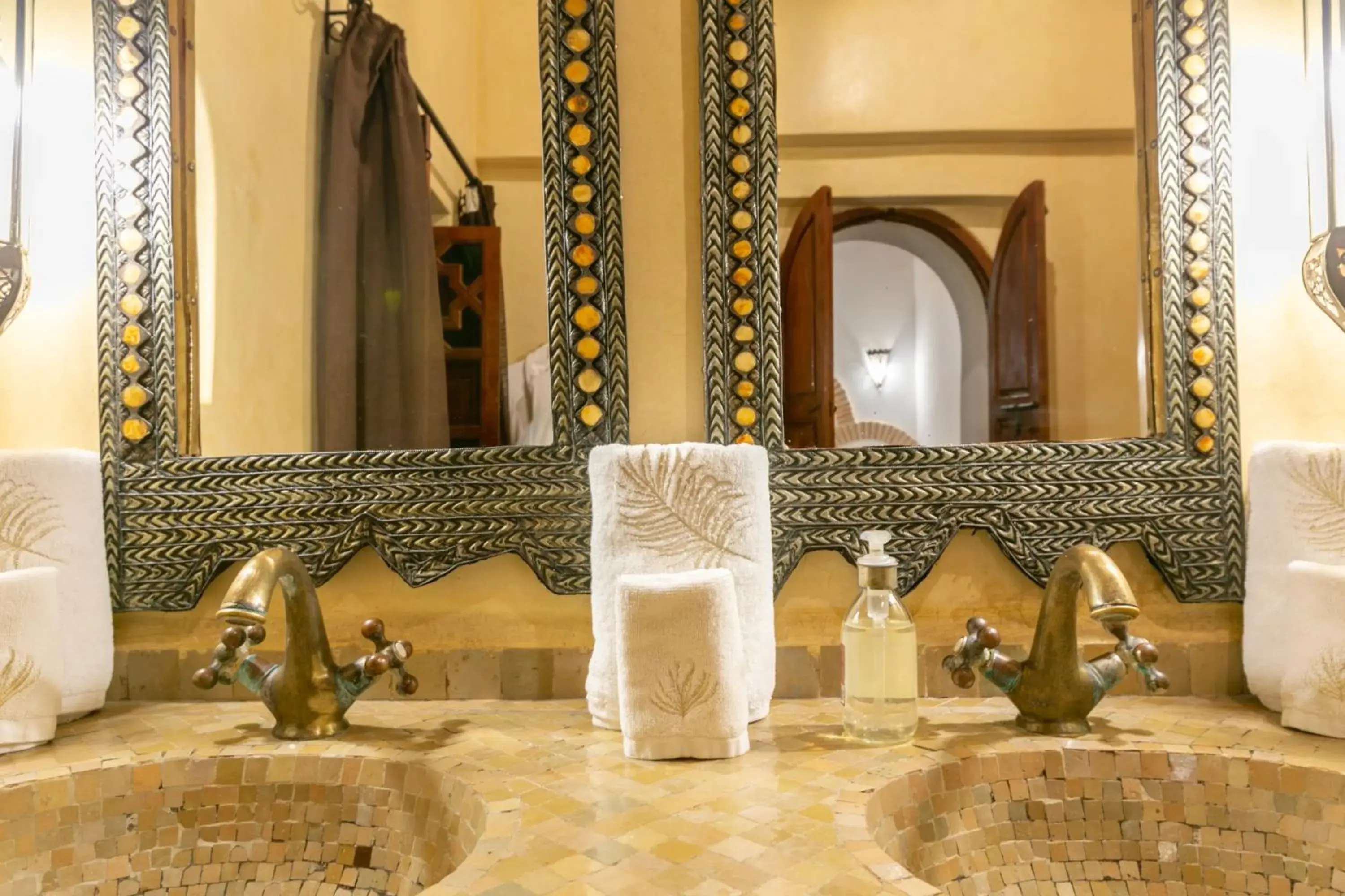 Bathroom in Riad Les Trois Palmiers El Bacha