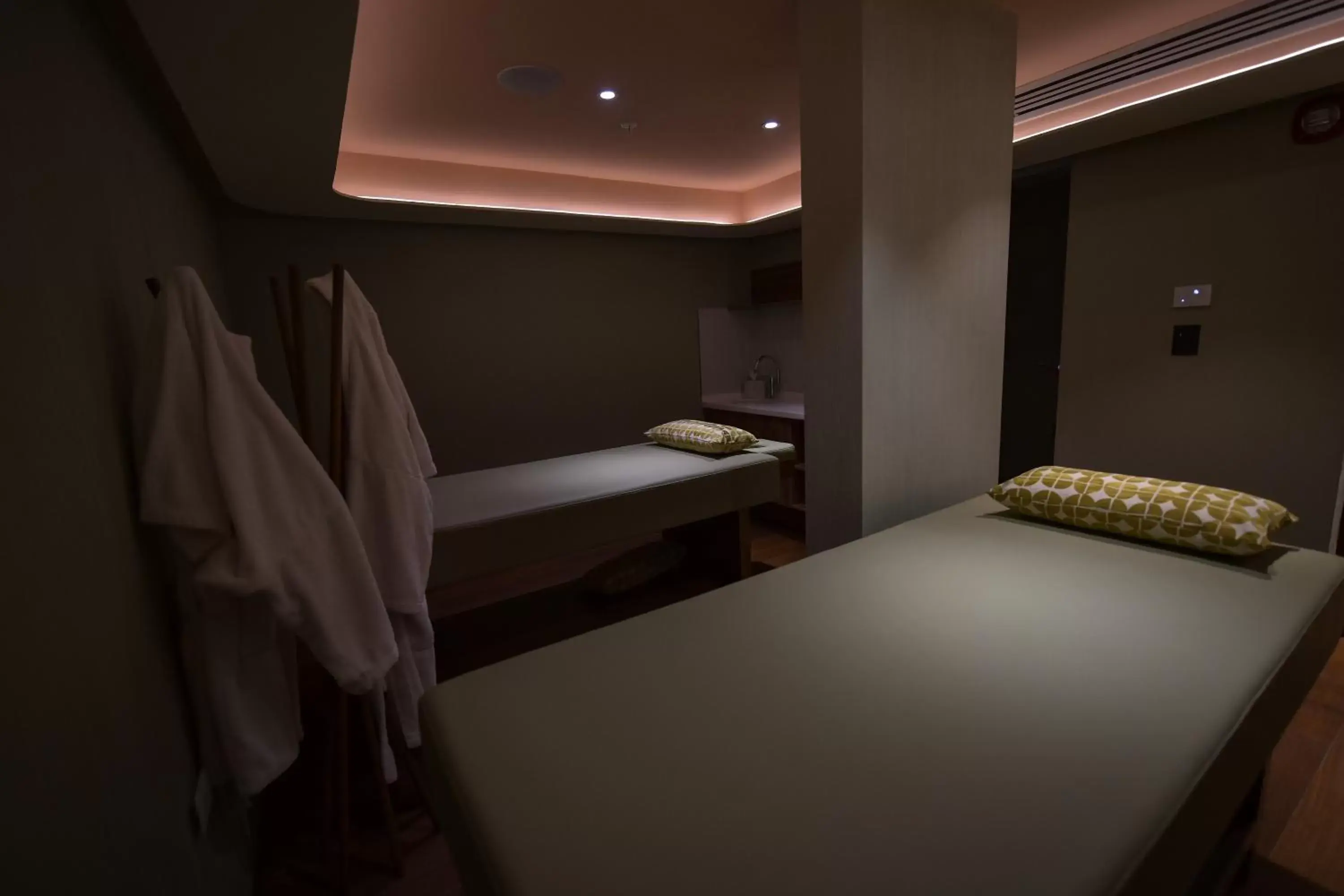 Massage in Los Tajibos, Santa Cruz de la Sierra, a Tribute Portfolio Hotel