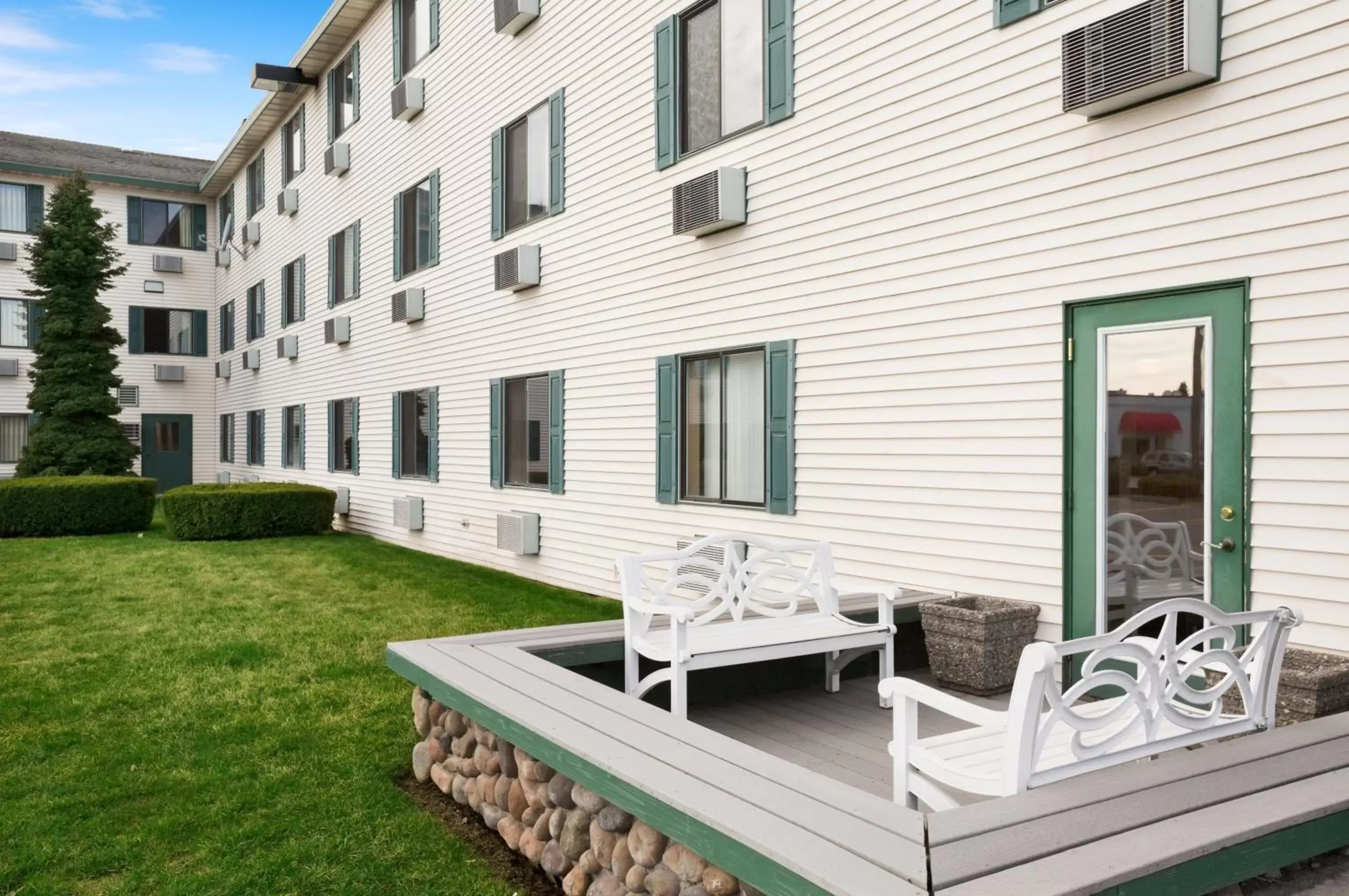 Facade/entrance in Super 8 by Wyndham Coeur d'Alene Facade/entrance in Super 8 by Wyndham Coeur d'Alene