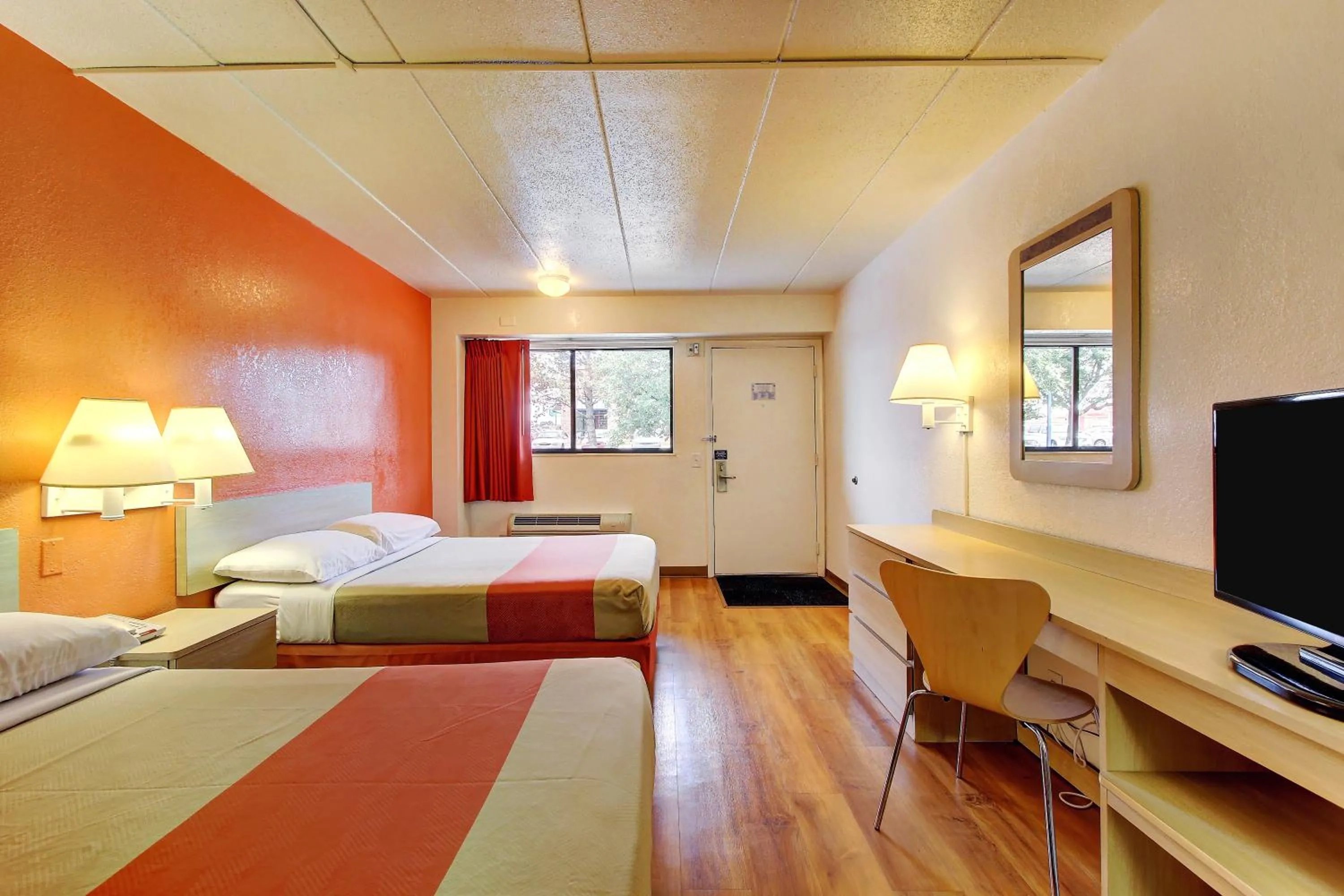 Bedroom, Bed in Motel 6-York, PA