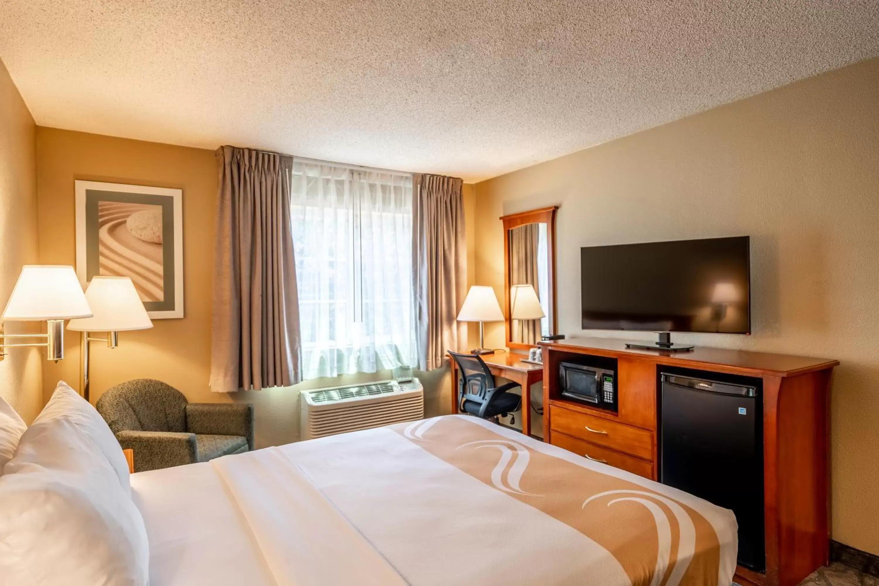 Photo of the whole room, TV/Entertainment Center in The Yosemite Inn