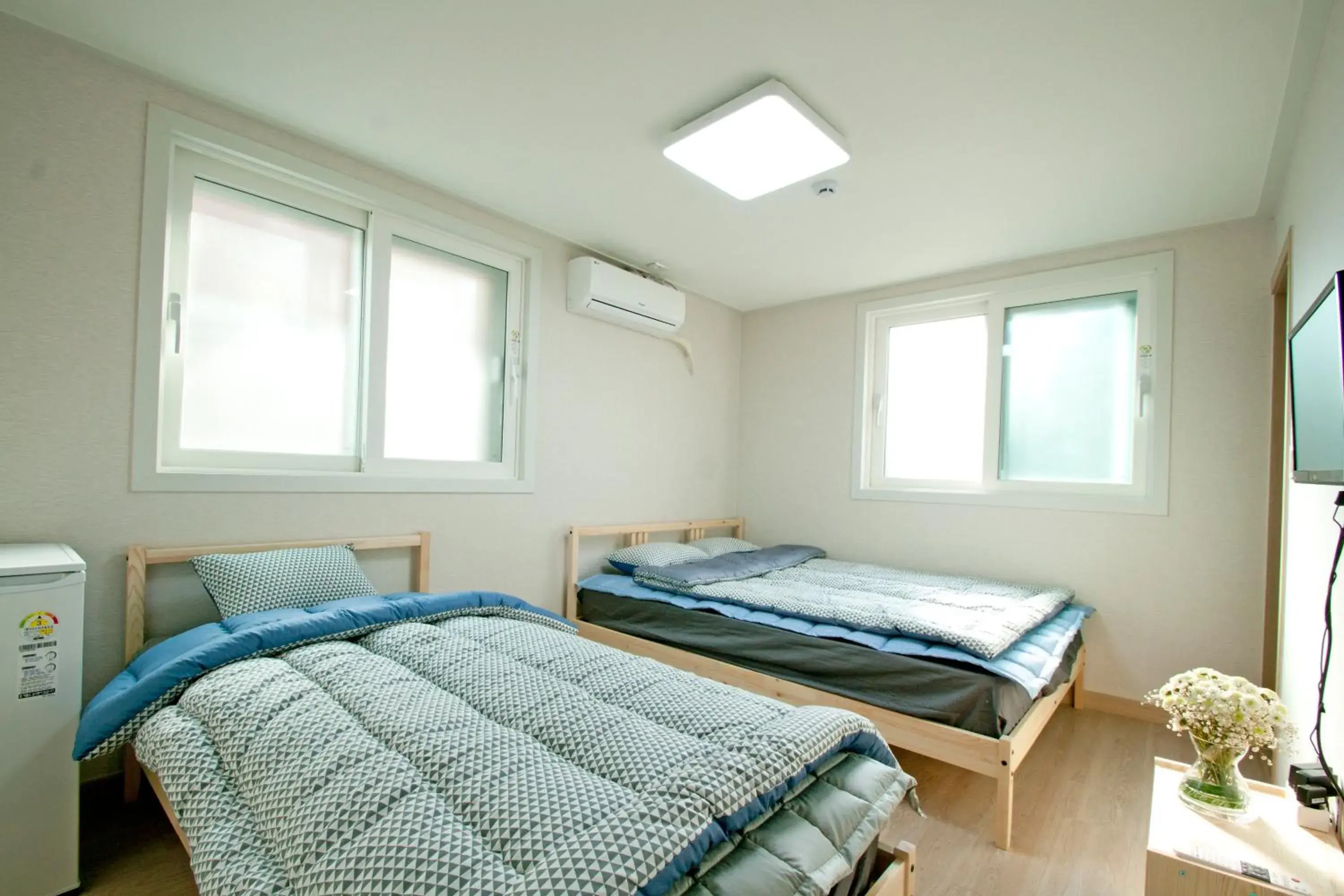 Photo of the whole room, Bed in Twin Rabbit Guesthouse