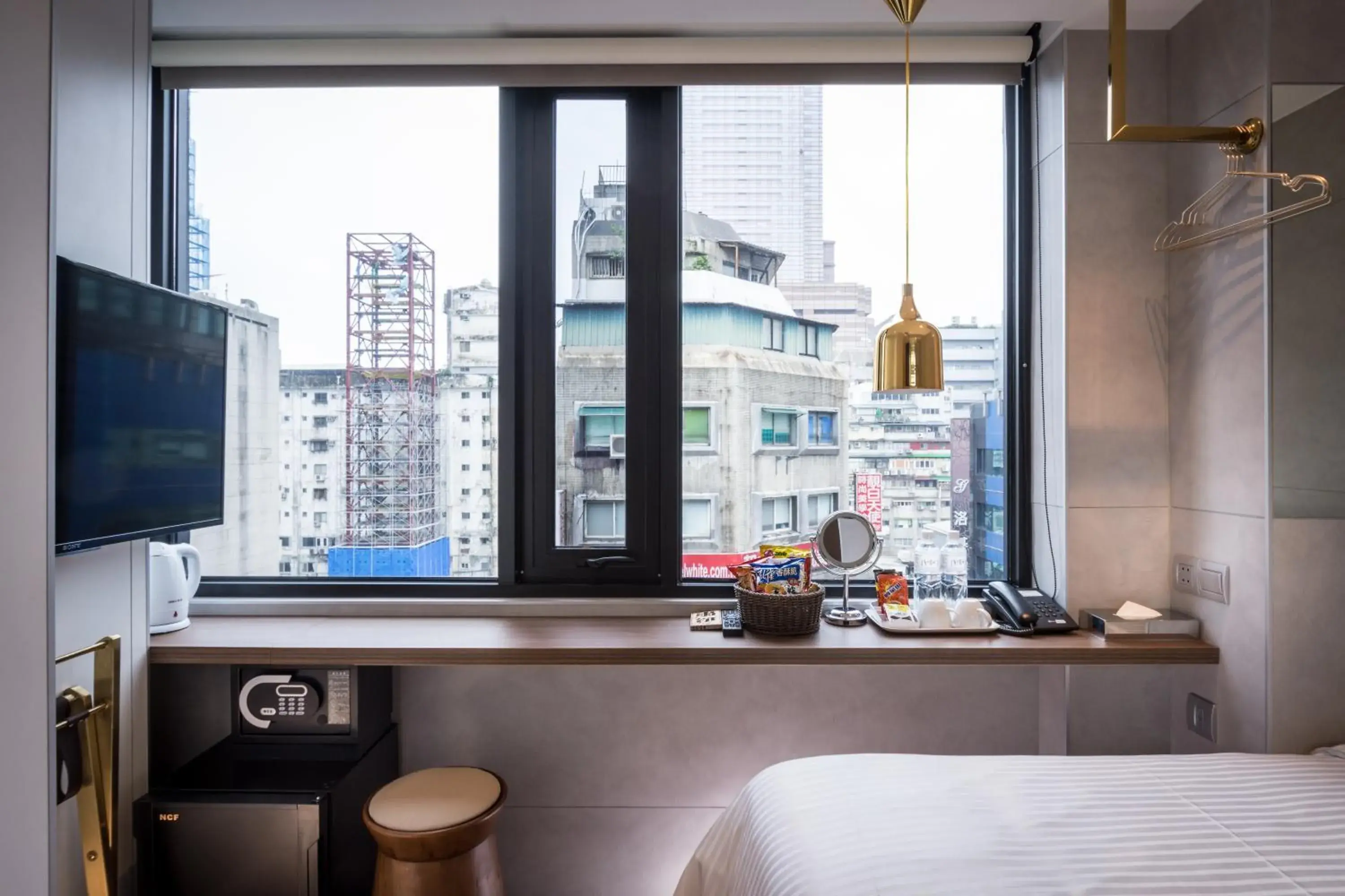 Photo of the whole room, TV/Entertainment Center in Hotel Relax 5