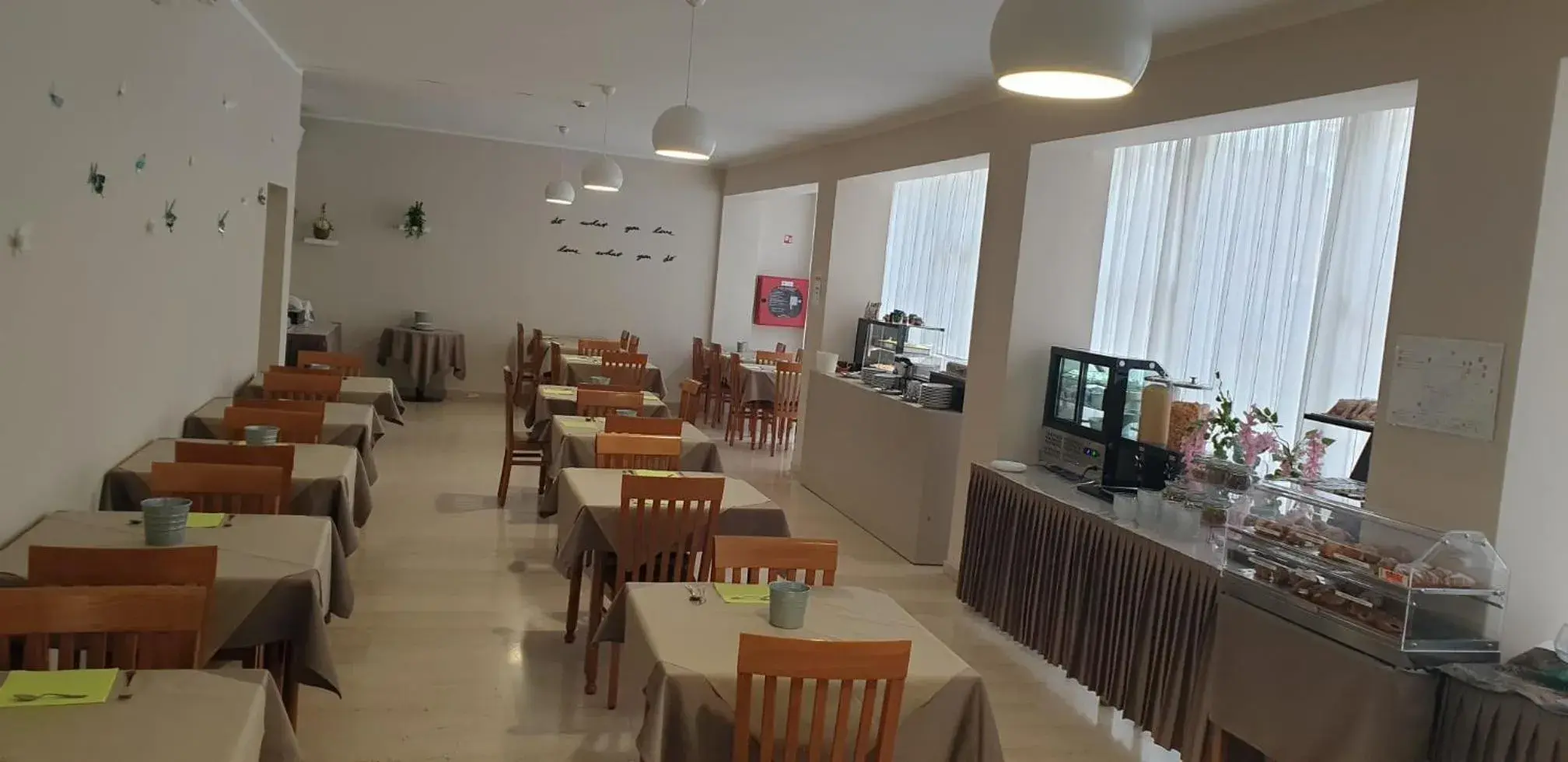 Breakfast, Restaurant/Places to Eat in Hotel Cimarosa
