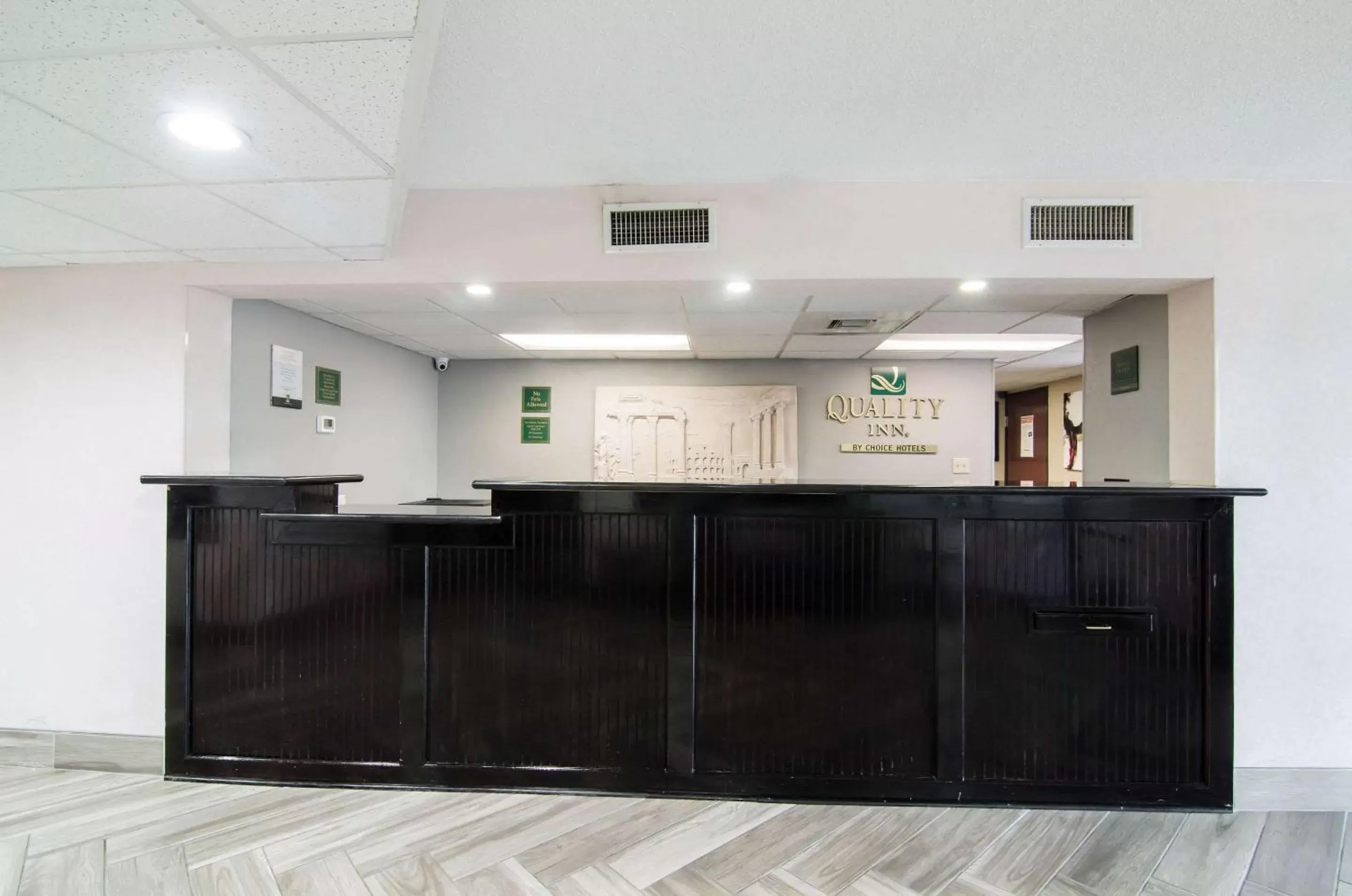 Lobby or reception in Quality Inn near University of Mobile Lobby or reception in Quality Inn near University of Mobile