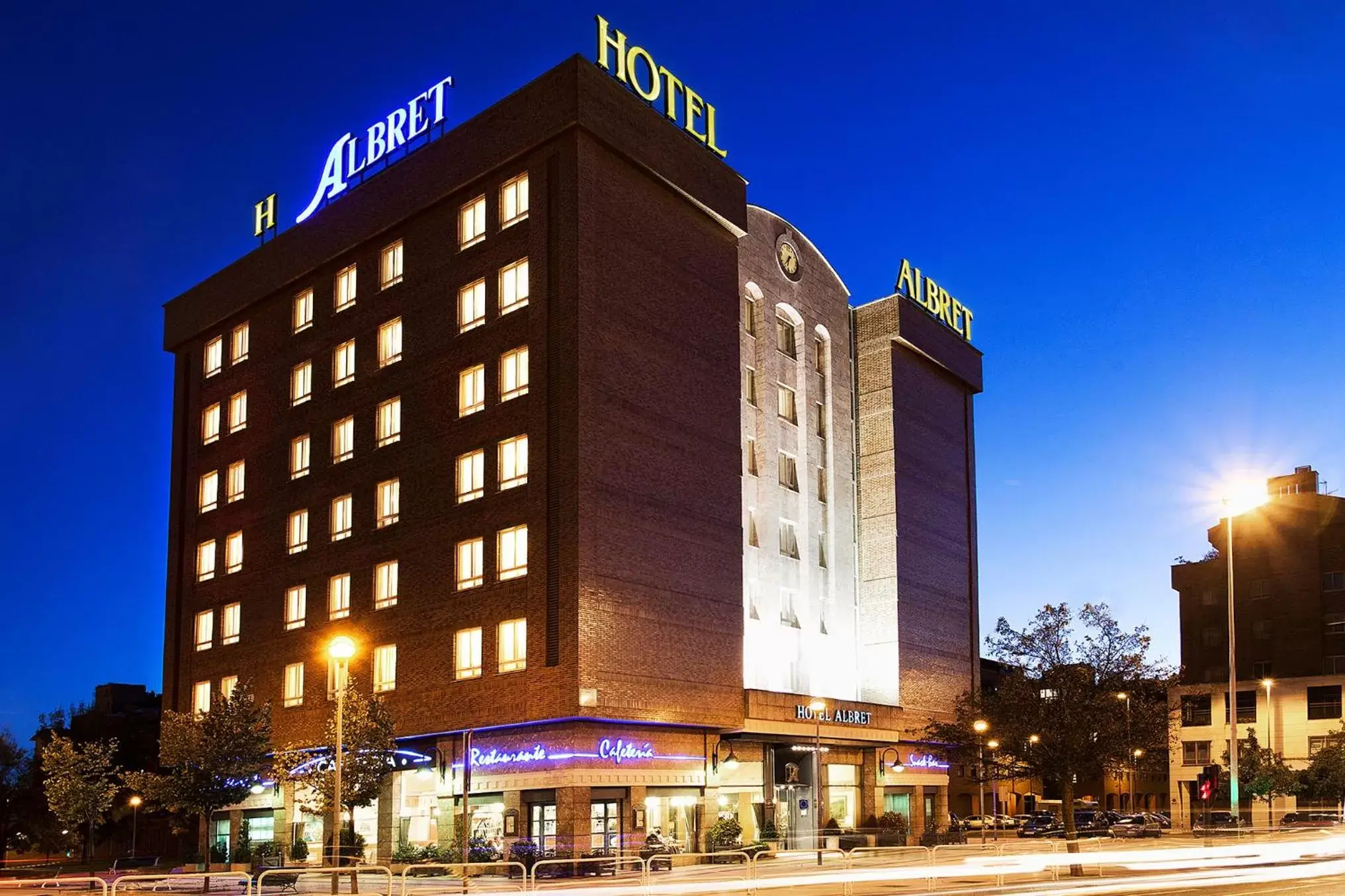 Facade/entrance, Property Building in Hotel Albret