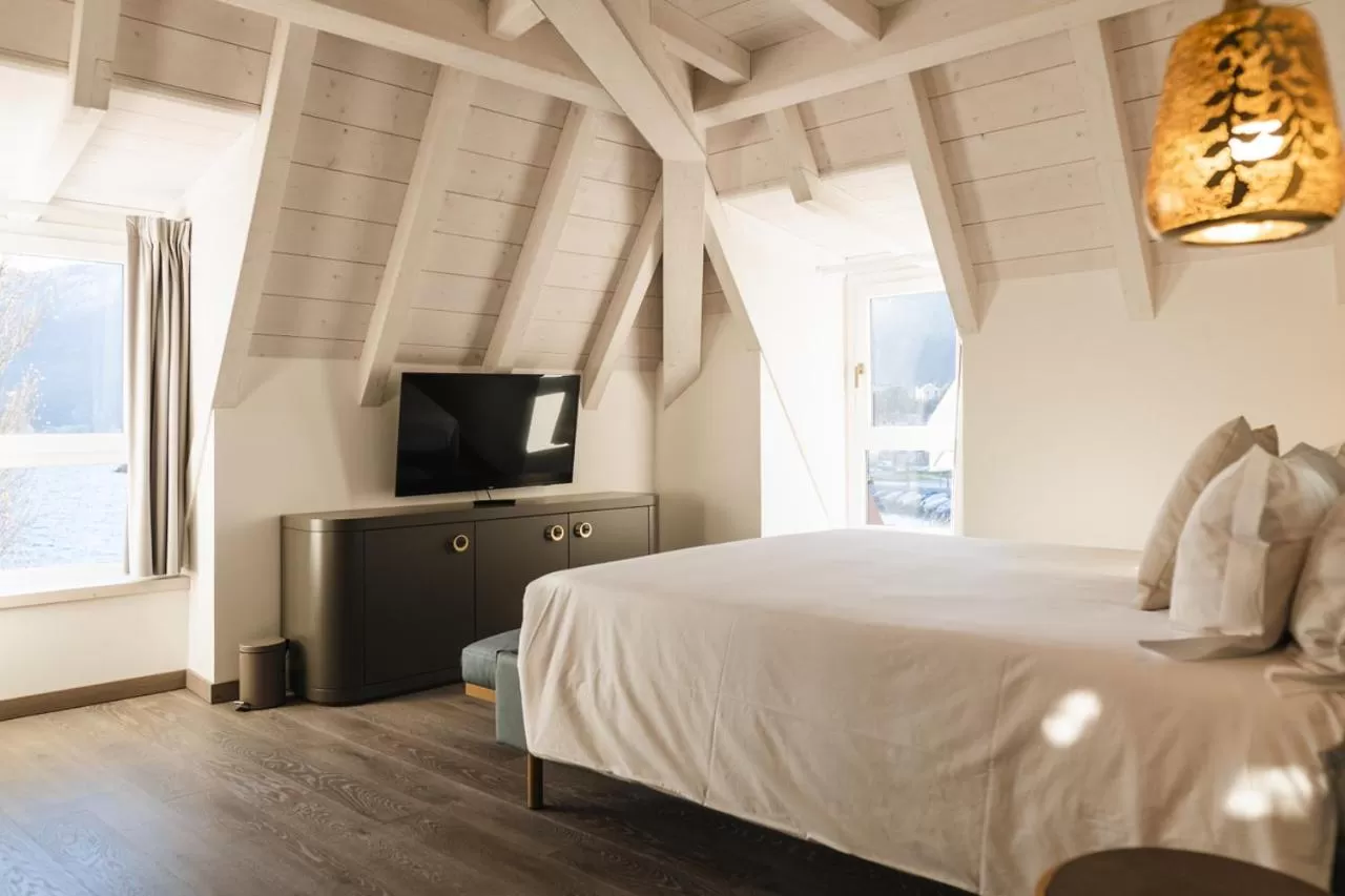 Bedroom, Bed in LUXURY SUITES ROCOPOM - Lake Front