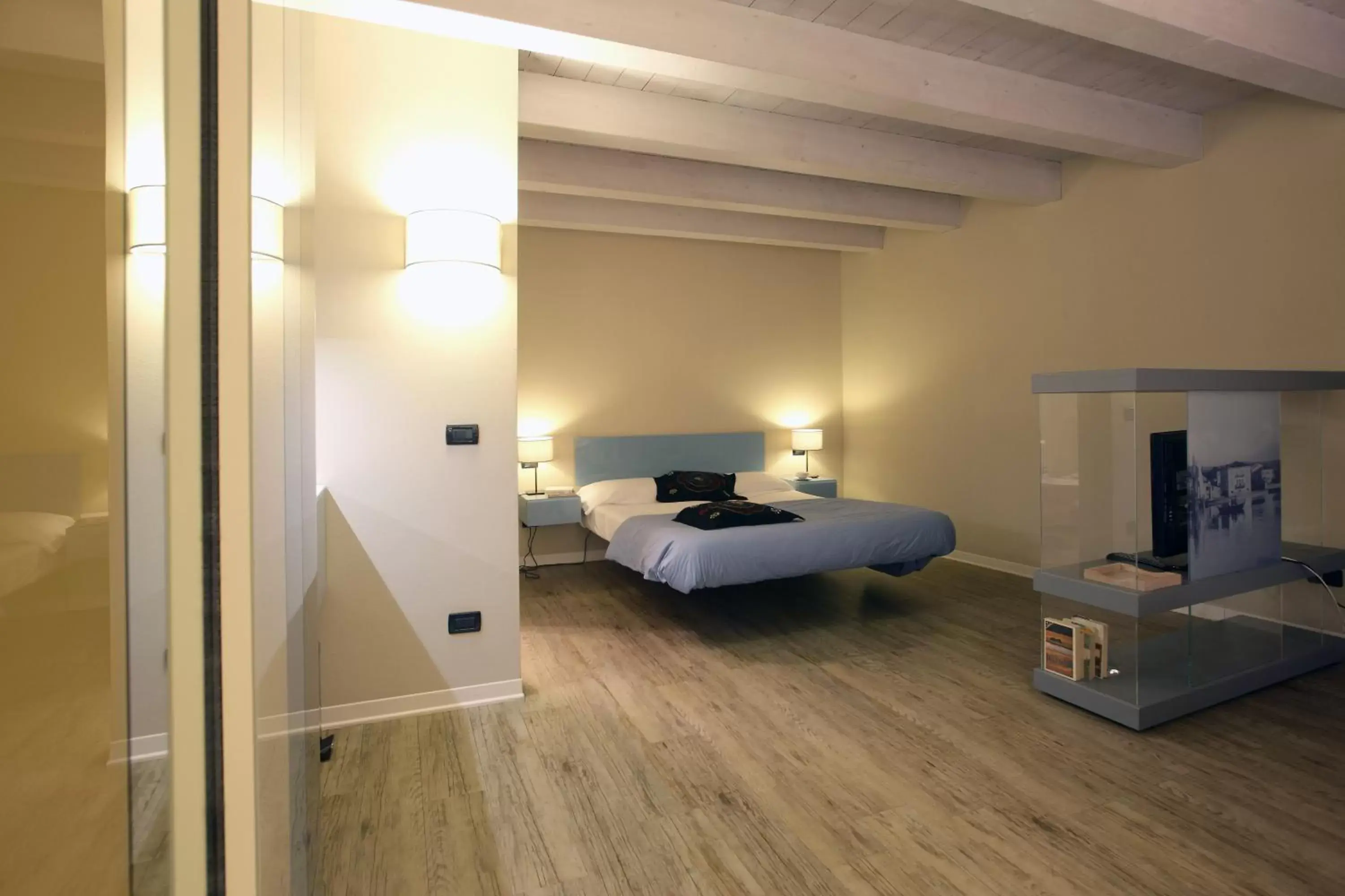 Photo of the whole room, Bed in Corte San Luca Apartments