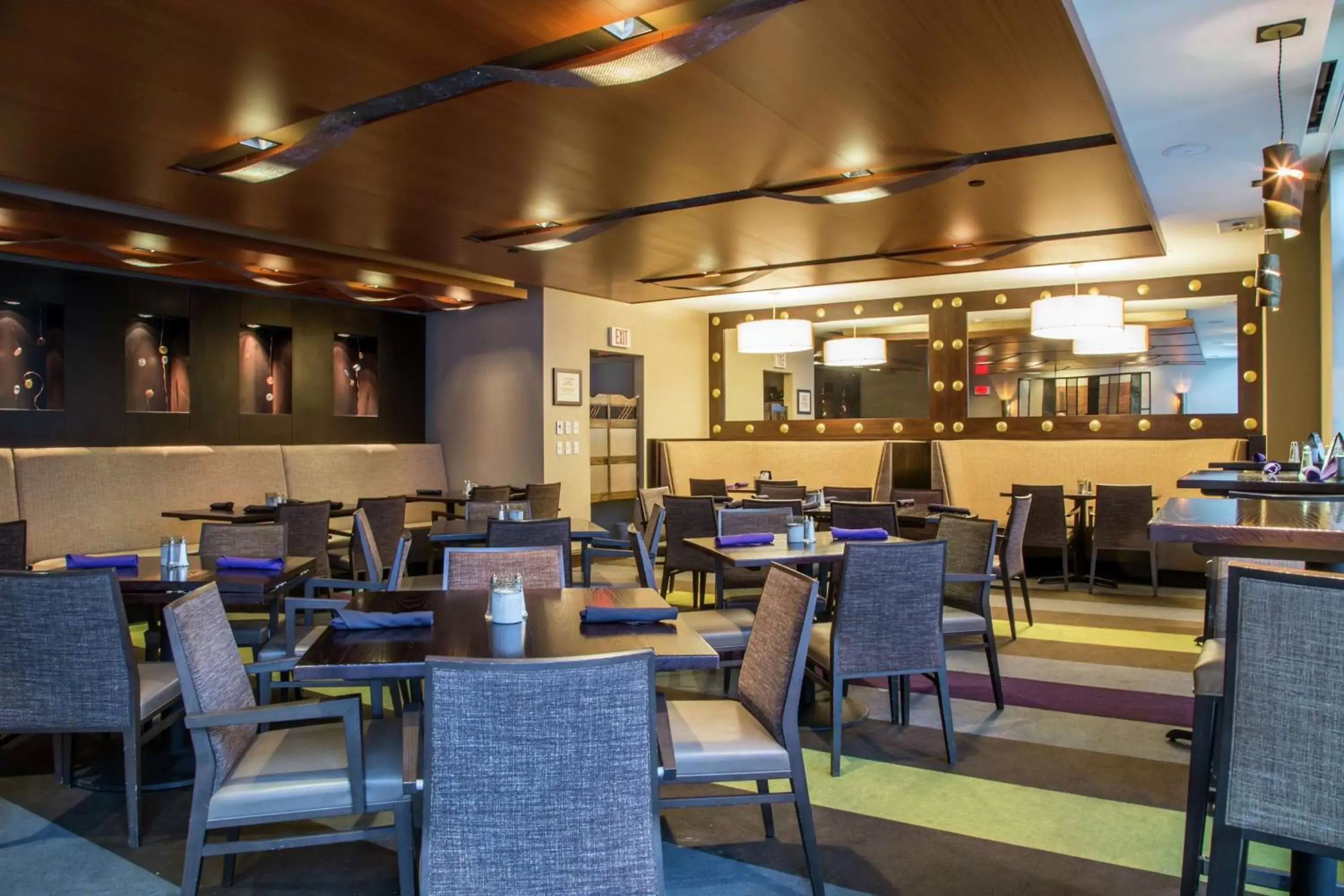 Restaurant/Places to Eat in Hilton Garden Inn Auburn