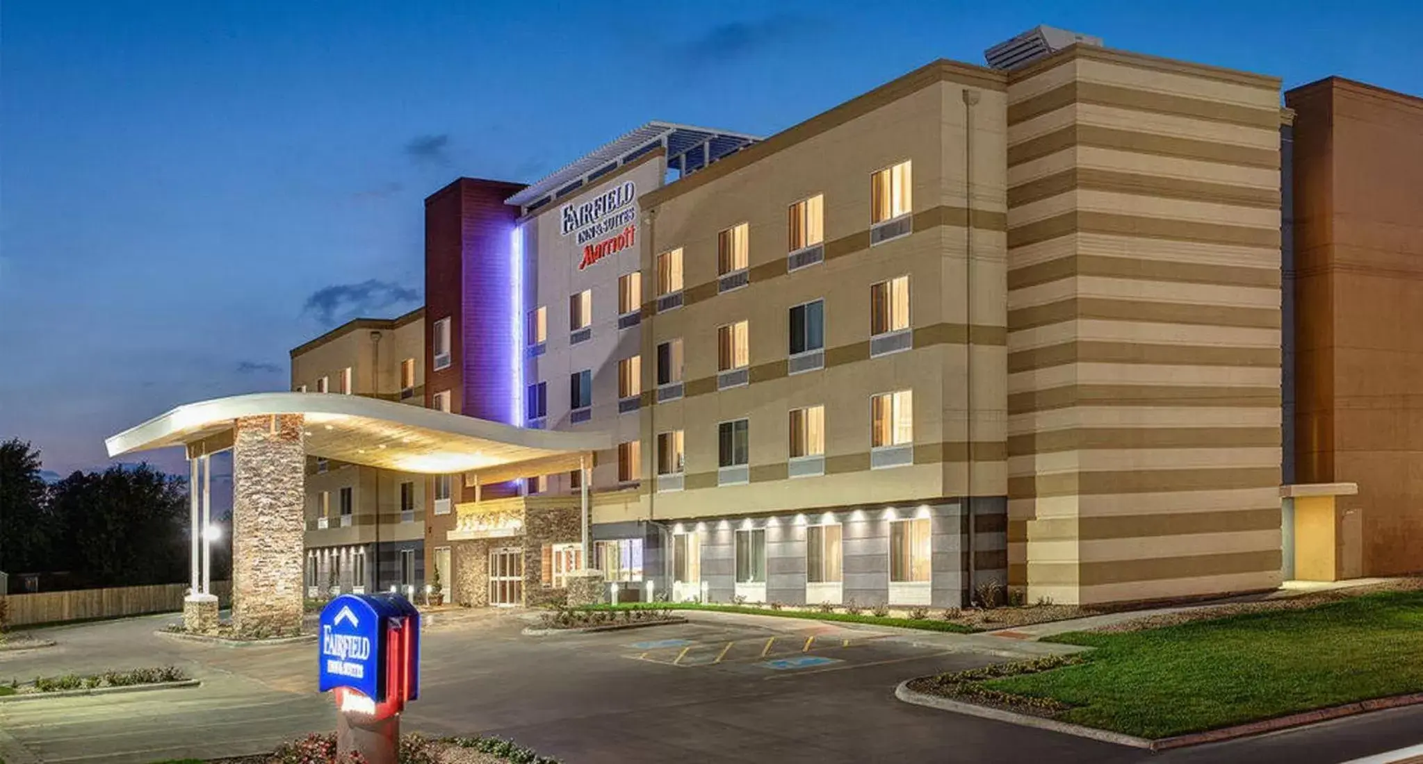 Facade/entrance, Property Building in Fairfield Inn & Suites by Marriott Poplar Bluff