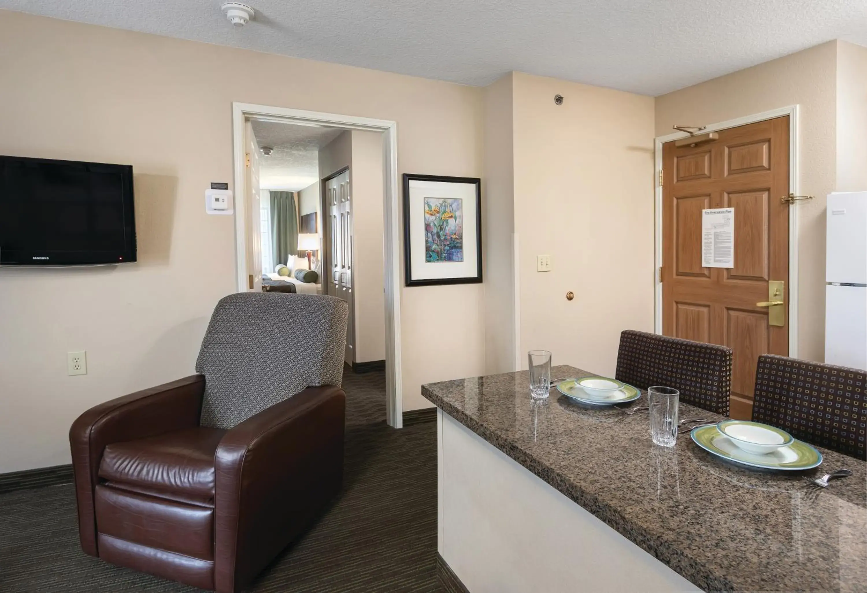 Dining area, Seating Area in Aspen Suites - Rochester
