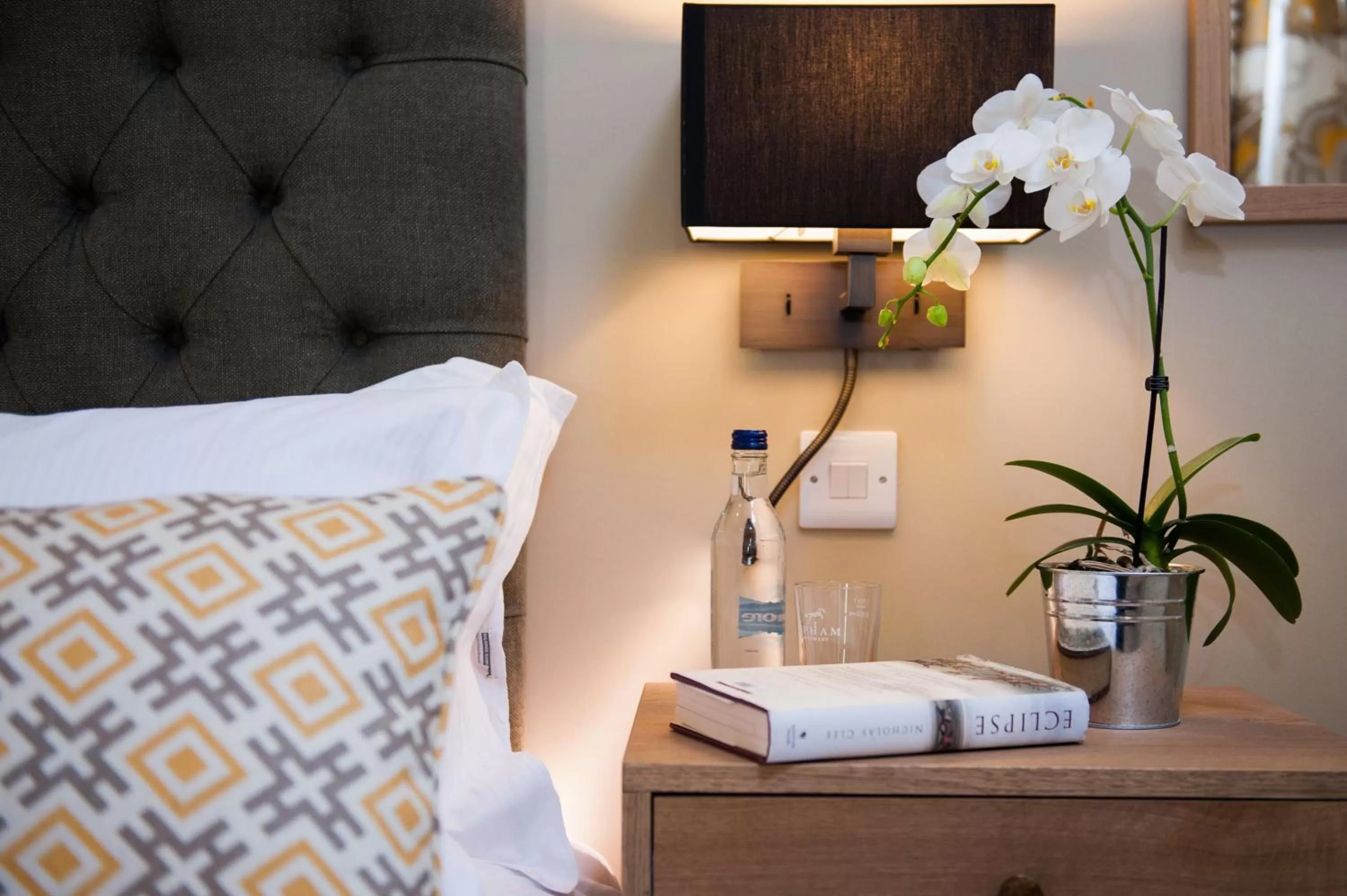 Decorative detail, Bed in The White Hart, South Harting