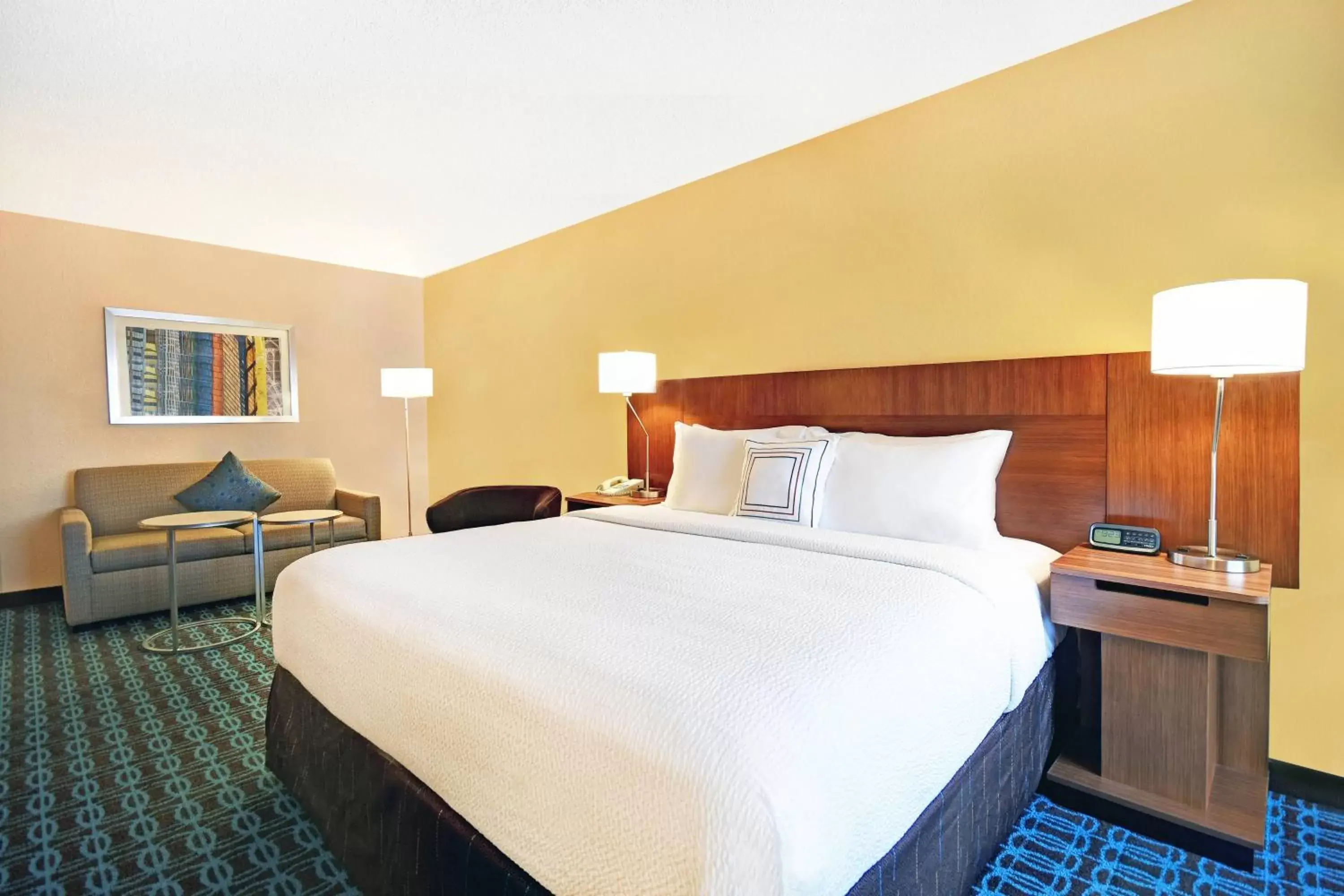 Photo of the whole room, Bed in Fairfield Inn & Suites by Marriott Atlanta Vinings/Galleria