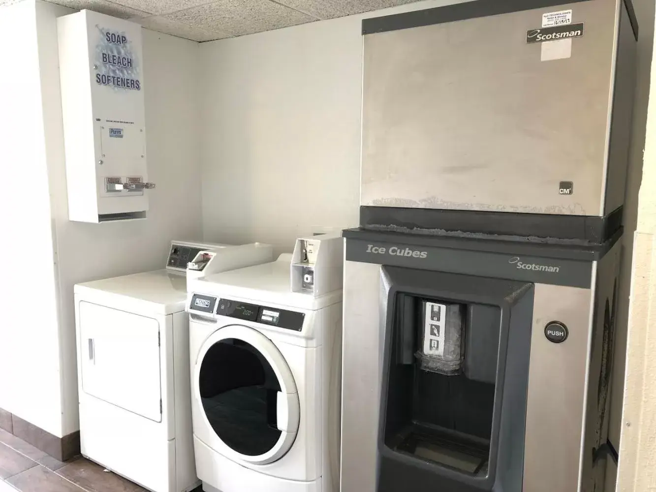 Property building in Days Inn by Wyndham Grove City Columbus South Property building in Days Inn by Wyndham Grove City Columbus South