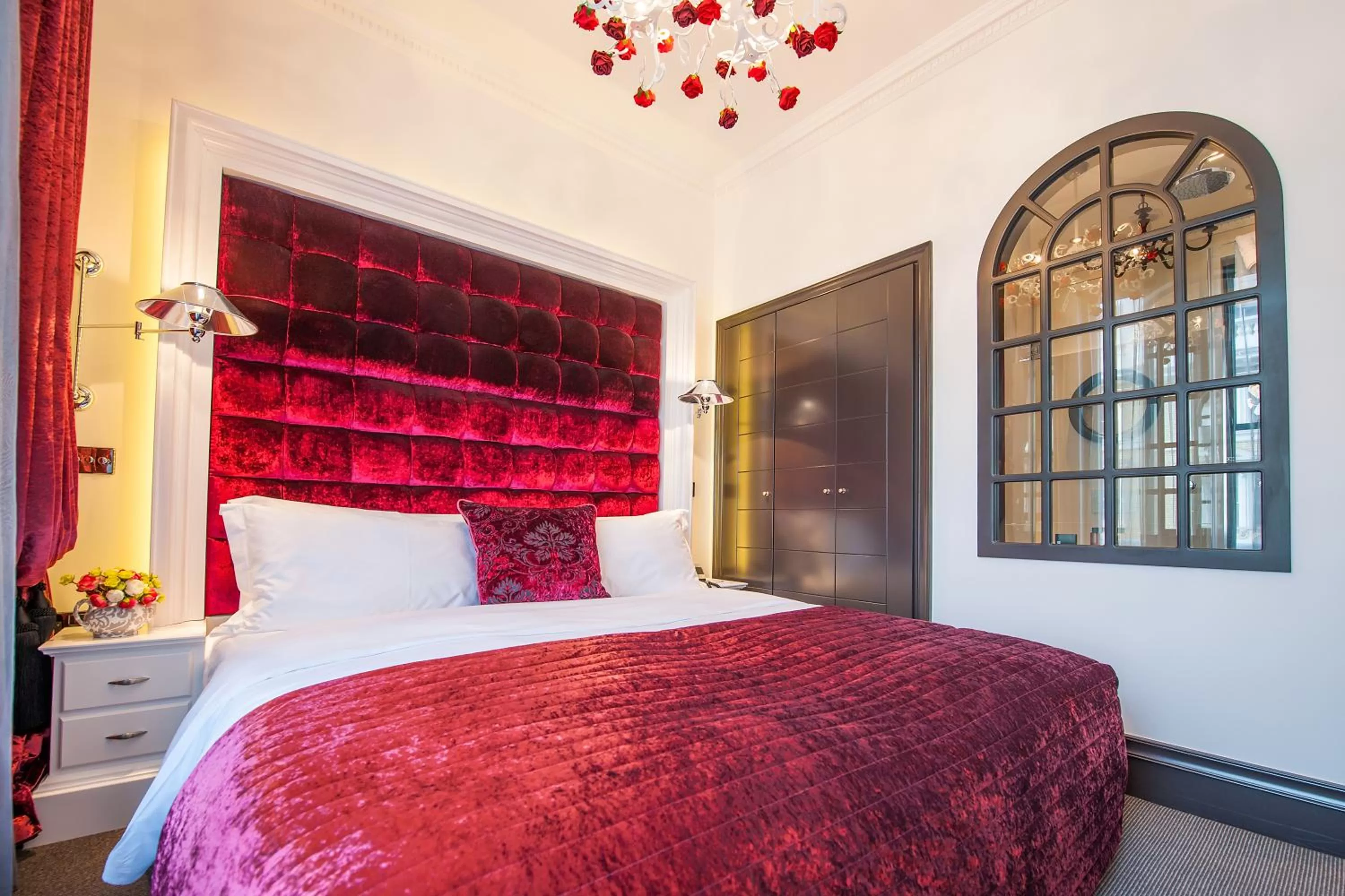 Bedroom, Bed in The Exhibitionist Hotel