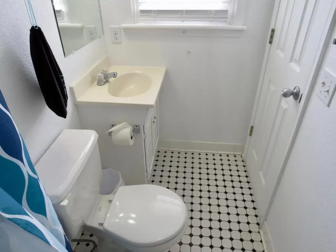 Bathroom in Saltaire Cottages