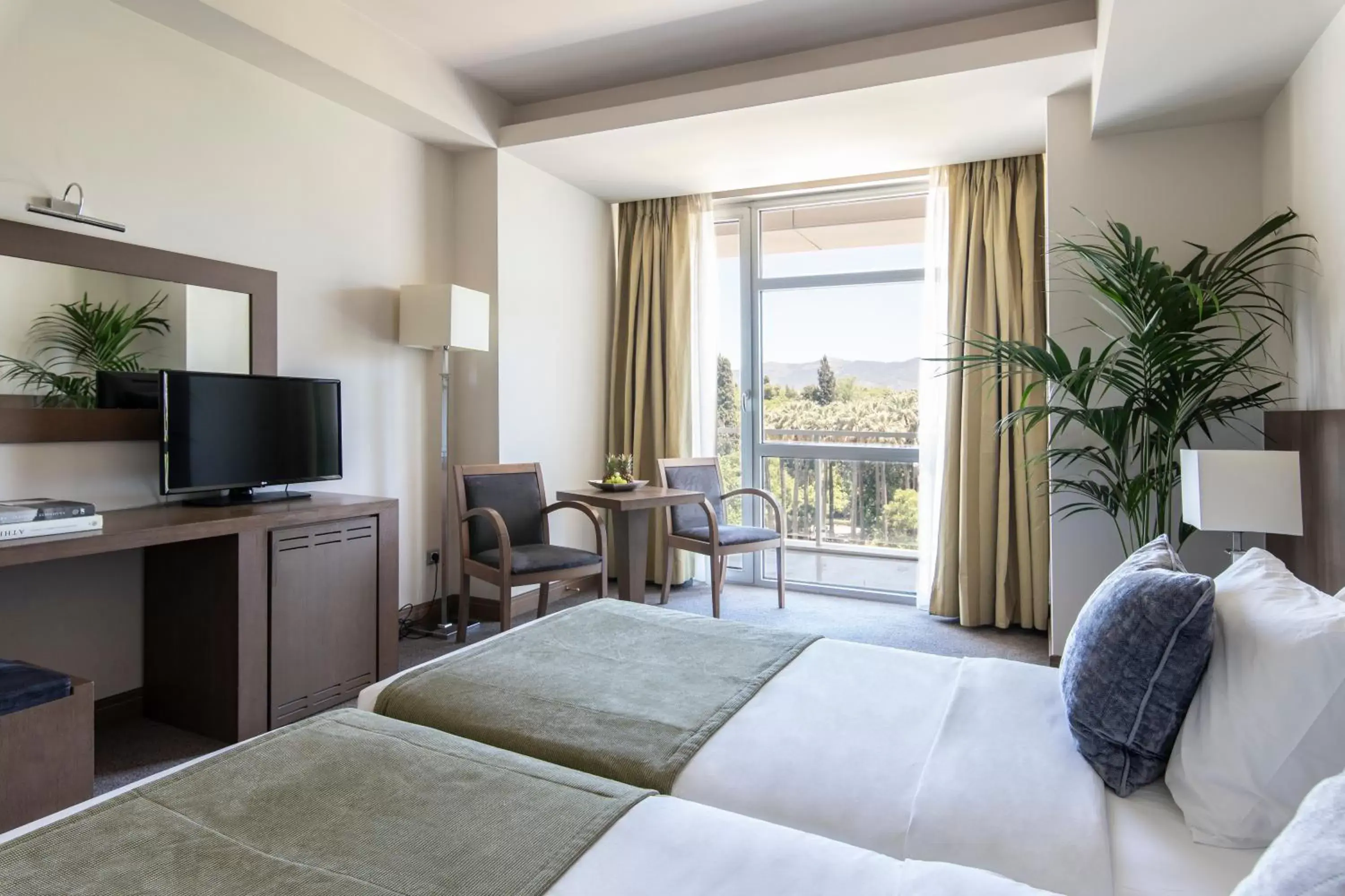 Bed, TV/Entertainment Center in Amalia Hotel Athens