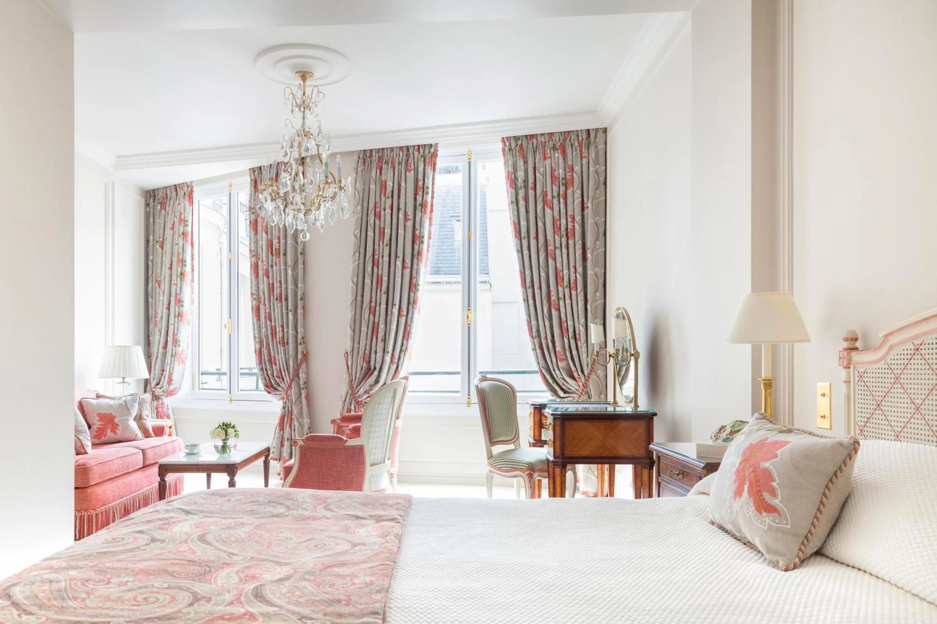 Bedroom, Bed in Le Bristol Paris, Oetker Hotels