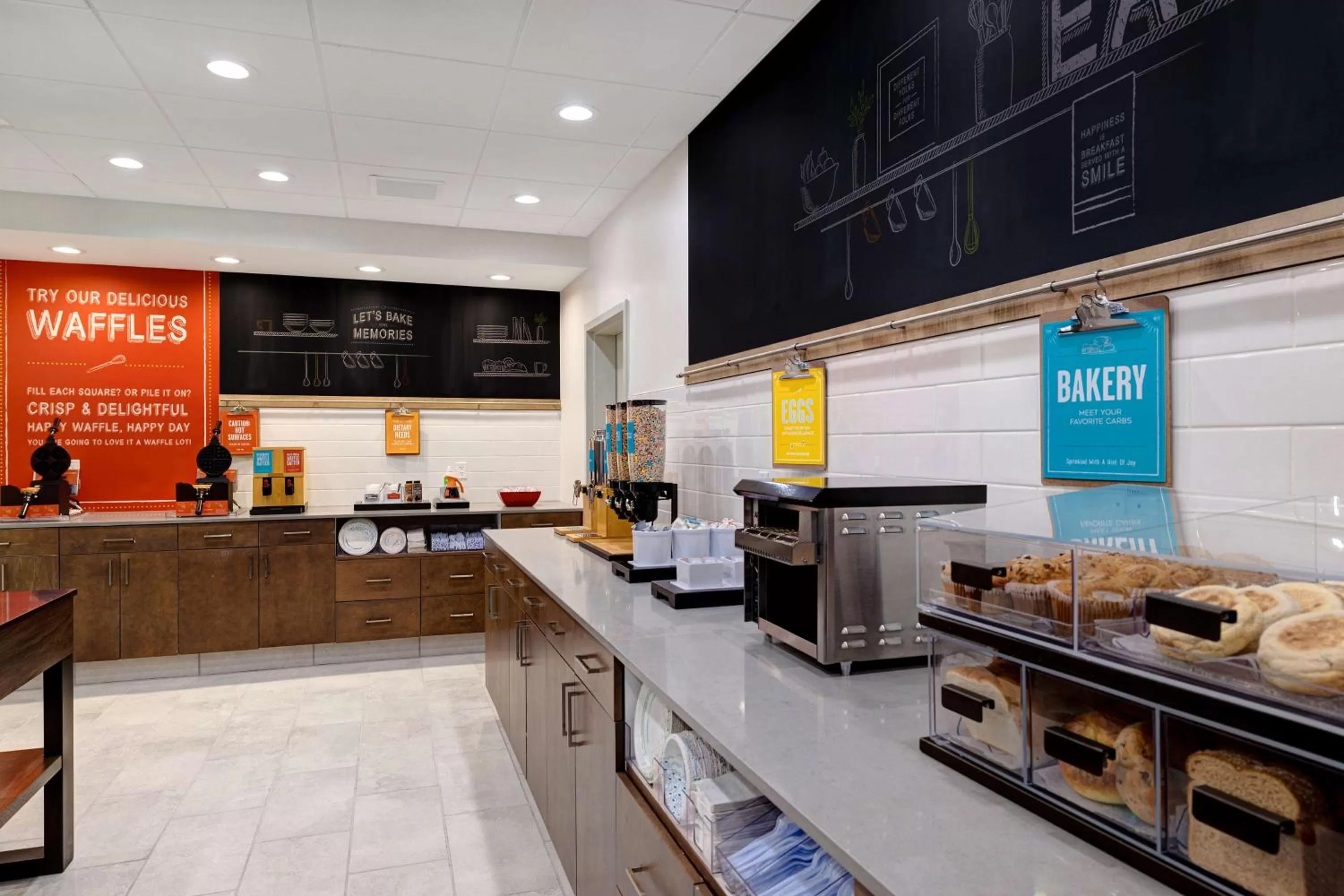 Breakfast in Hampton Inn & Suites Marina